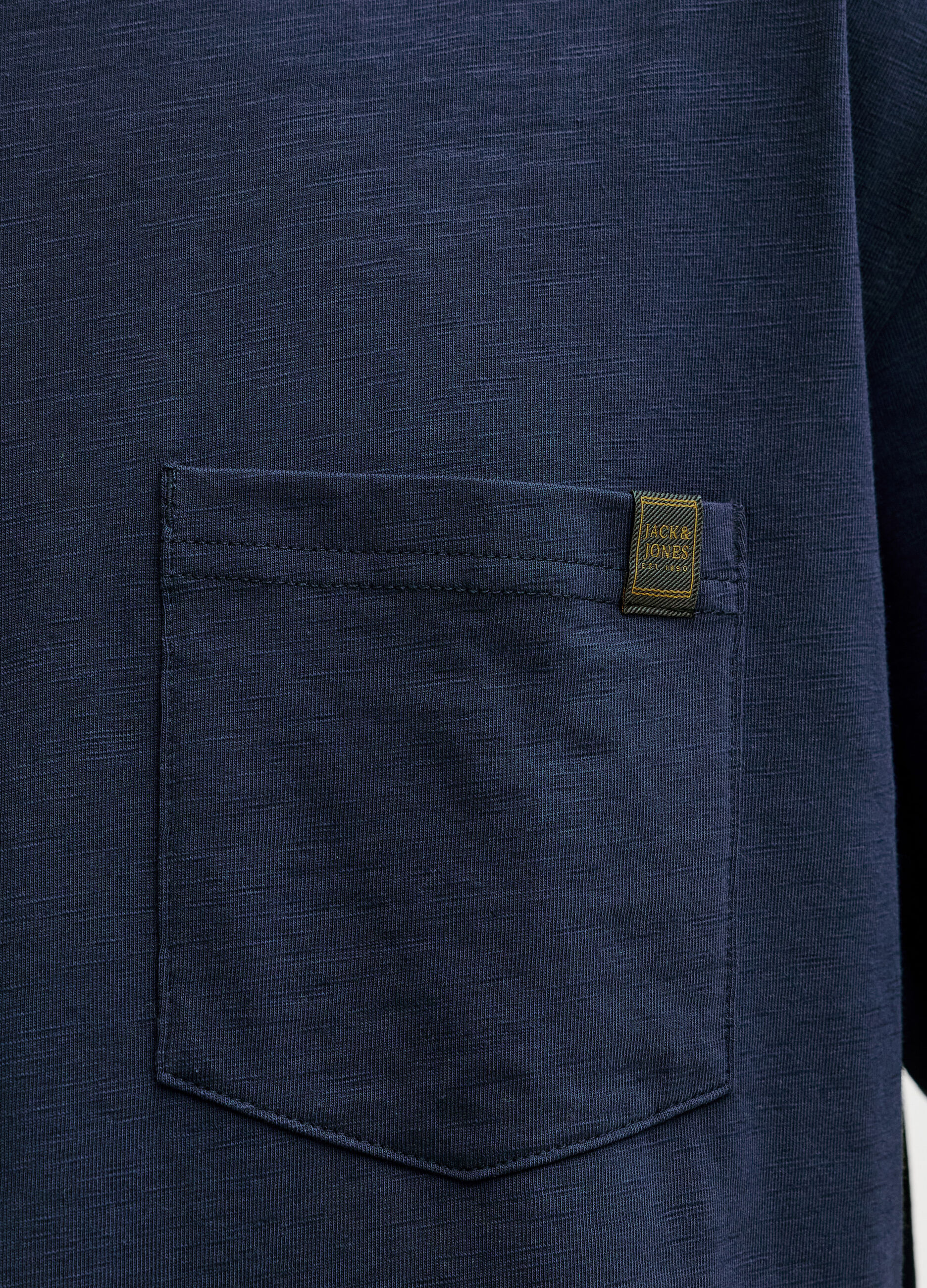 T-shirt relaxed fit con taschino uomo_5