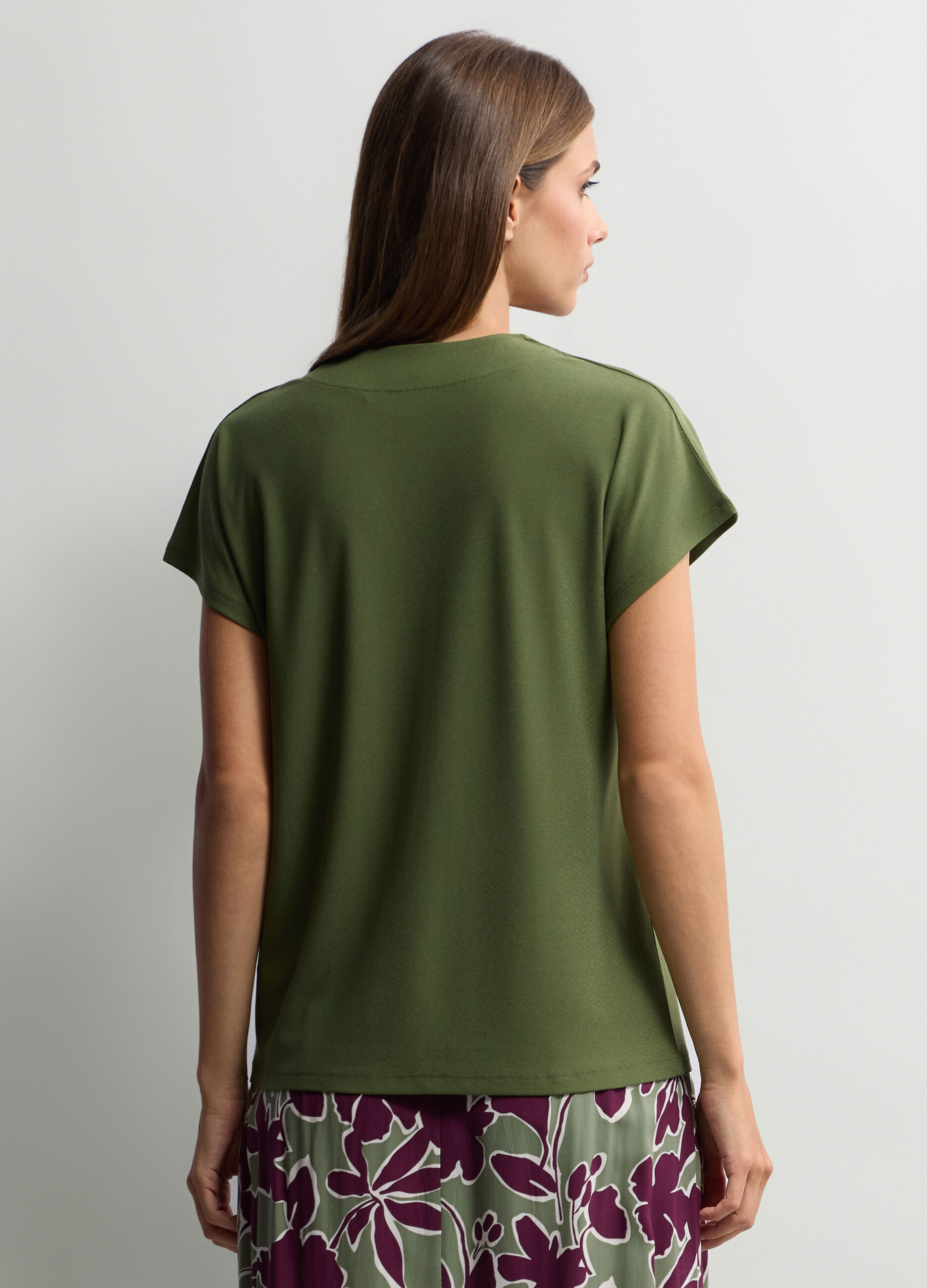 T-shirt con scollo a V stretch donna_1