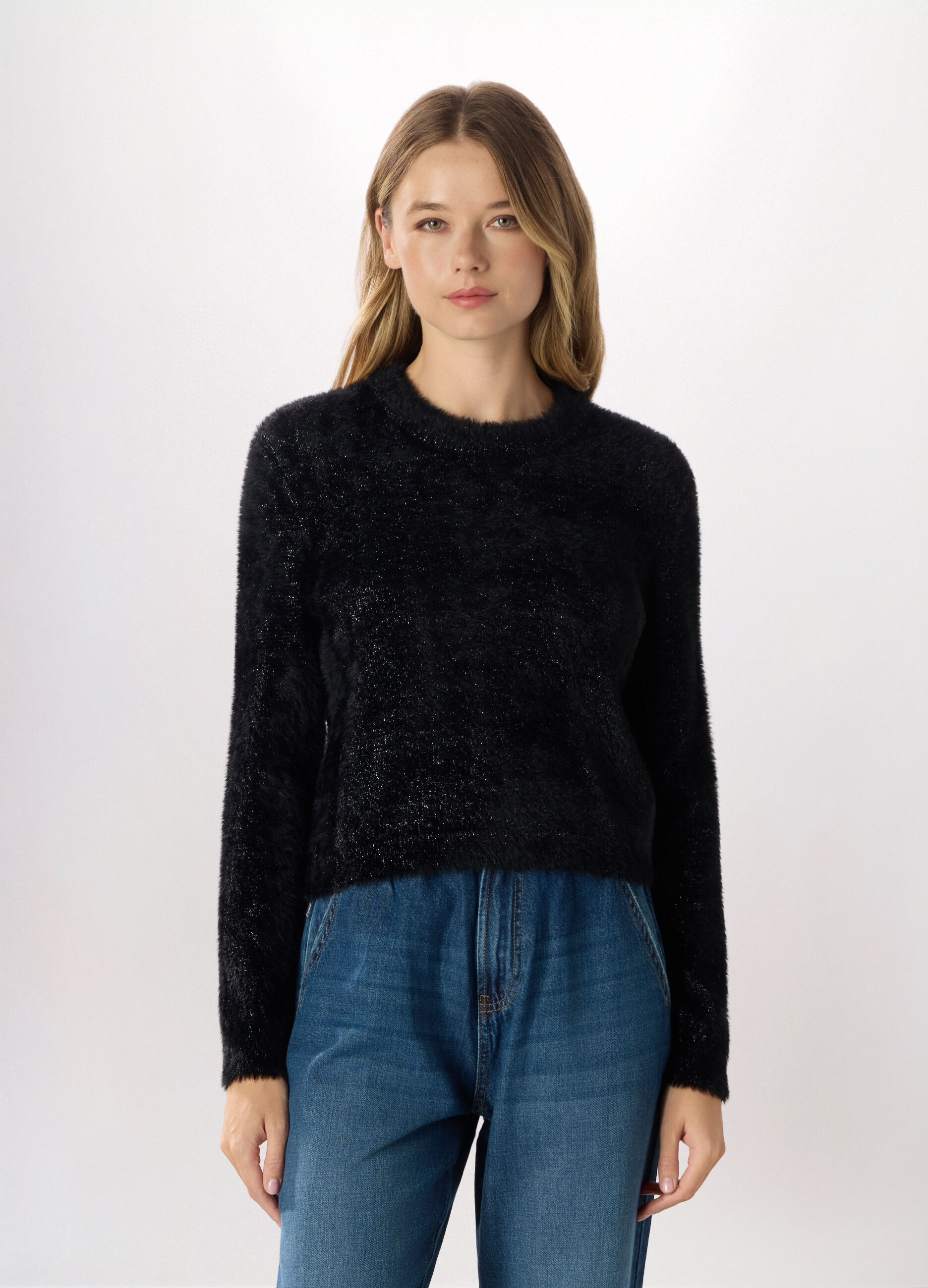 Maglione fluffy con filo lurex donna_0