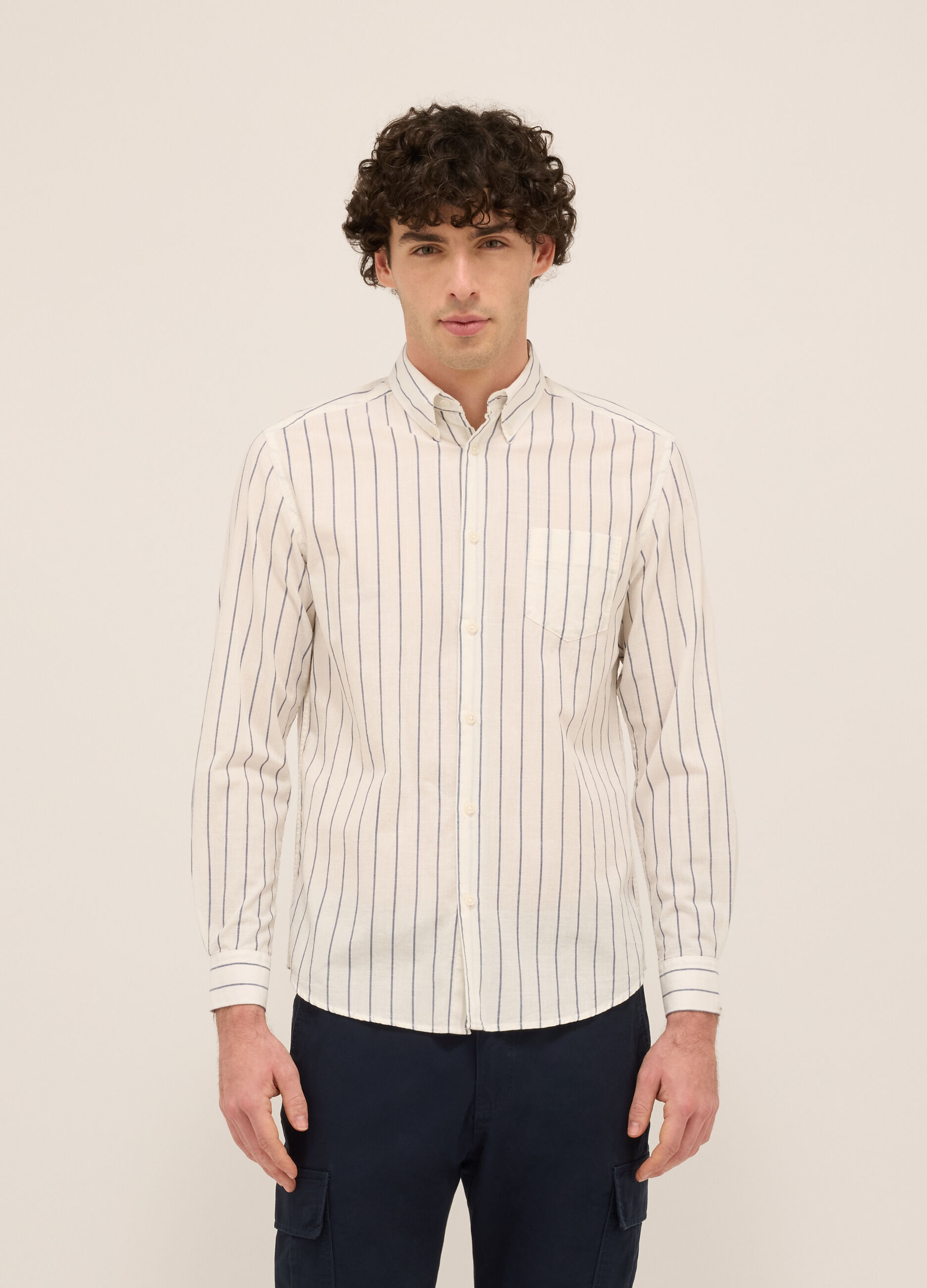 Camicia regular fit in puro cotone a righe uomo_0
