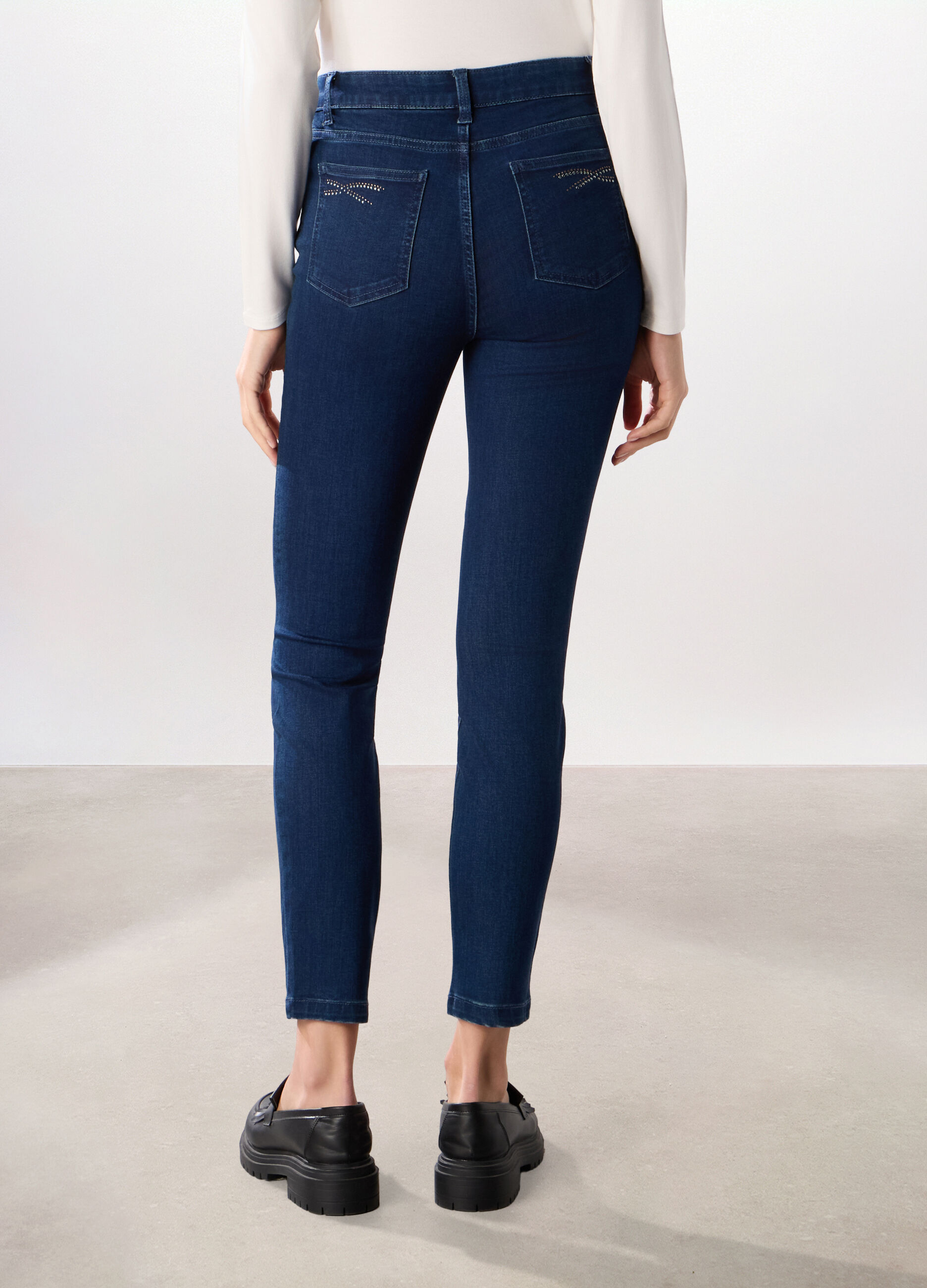 Pantaloni in denim misto cotone donna_1