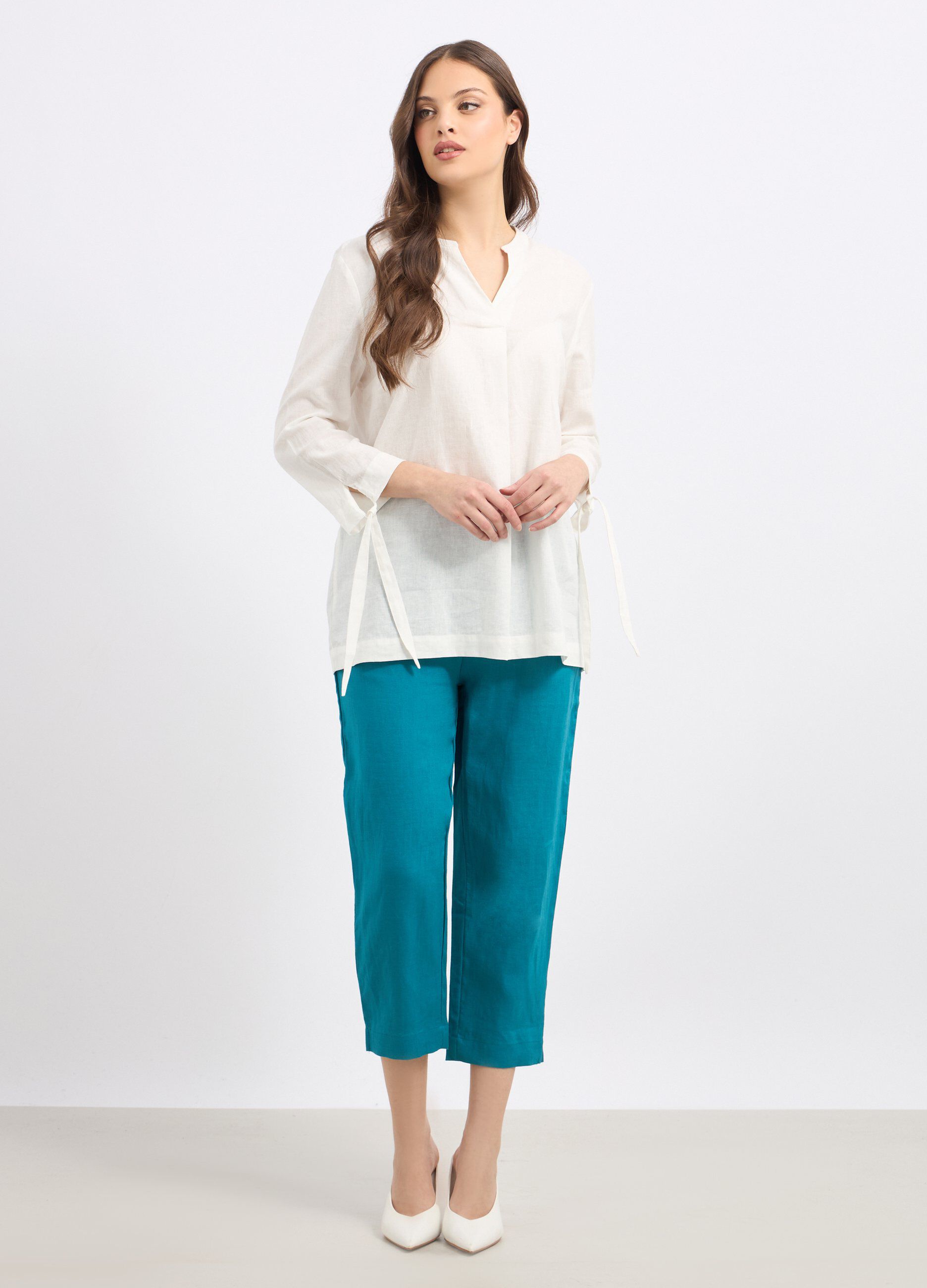 Pantaloni cropped in puro lino donna