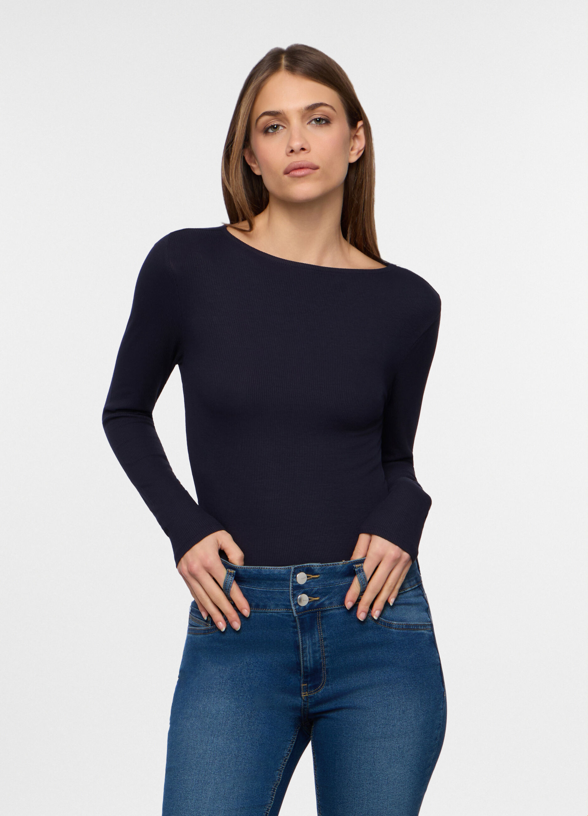 T-shirt con scollo a barchetta stretch donna_0