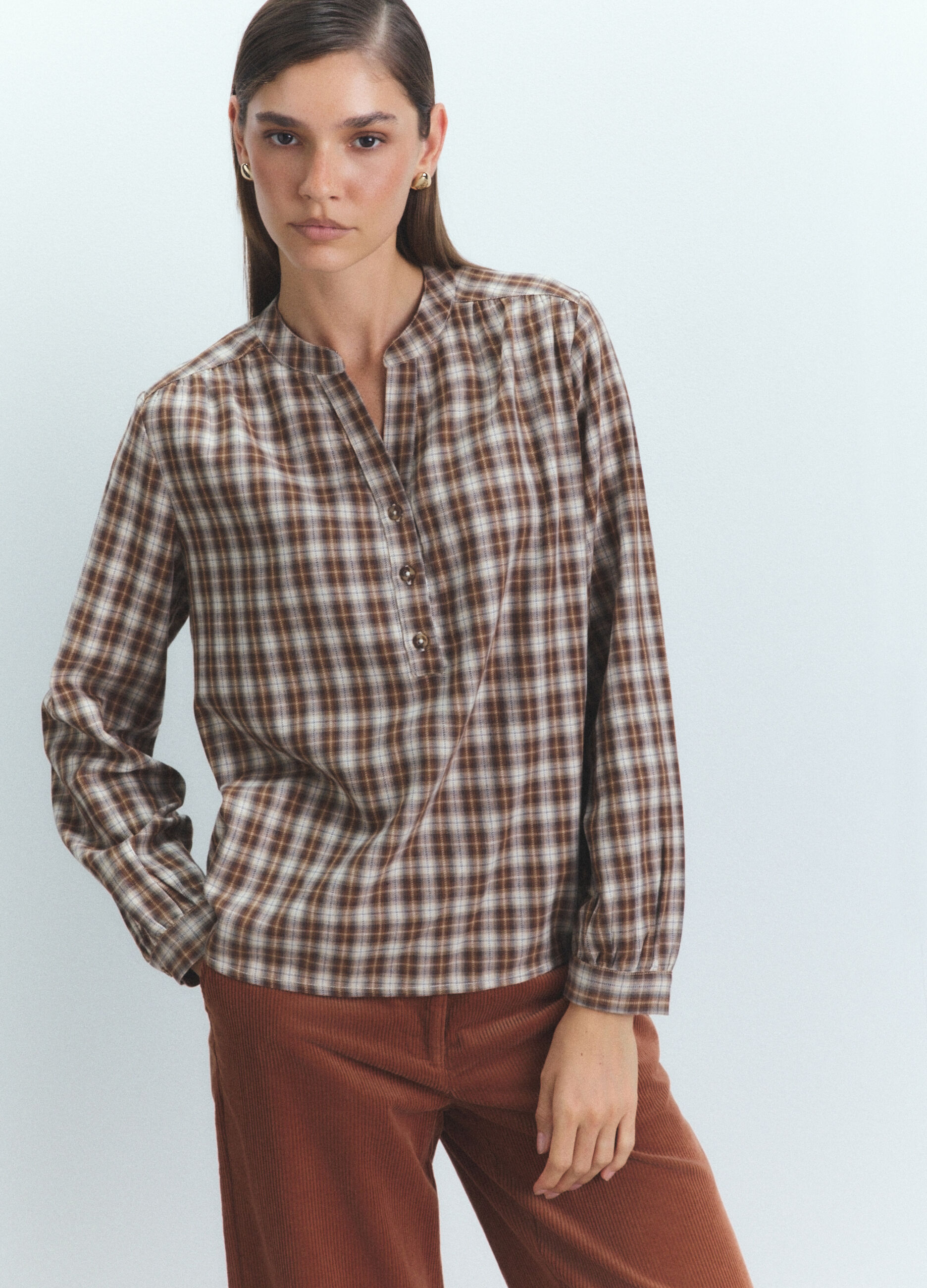 Blusa Fit Regular con scollo a V donna_1