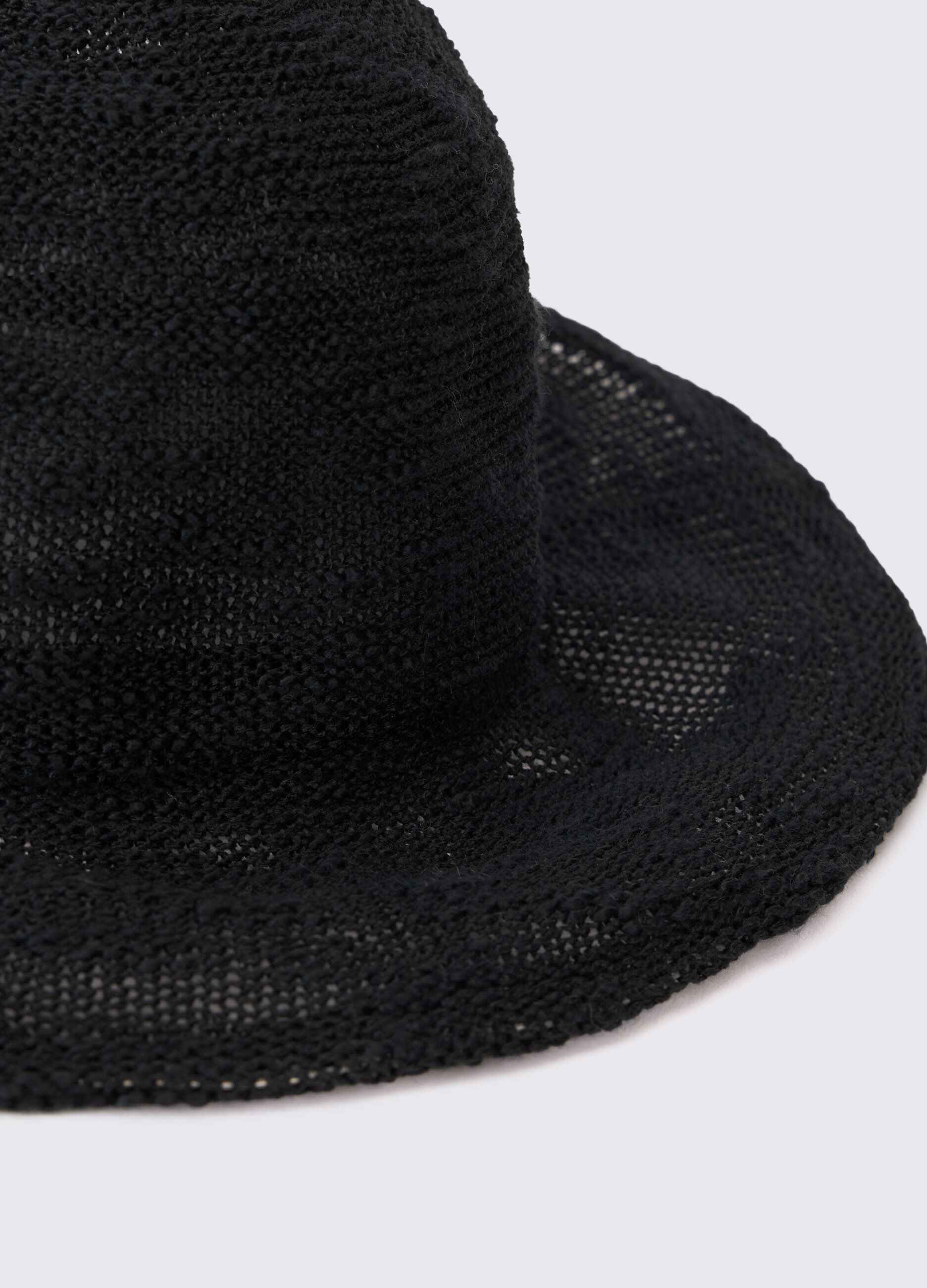 Cappello con tesa donna_1