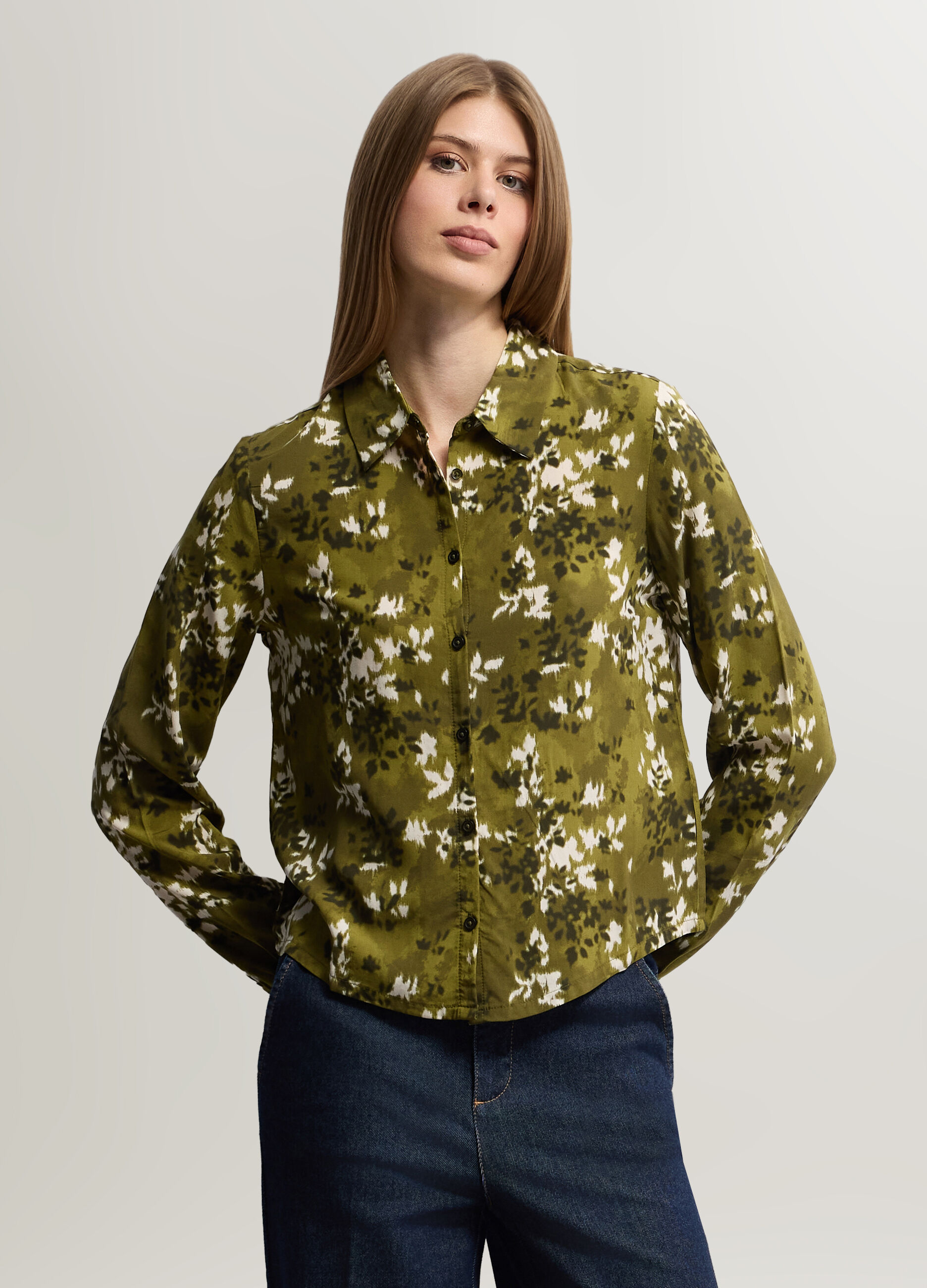 Camicia Fit Regular con colletto alla francese in pura viscosa donna_0