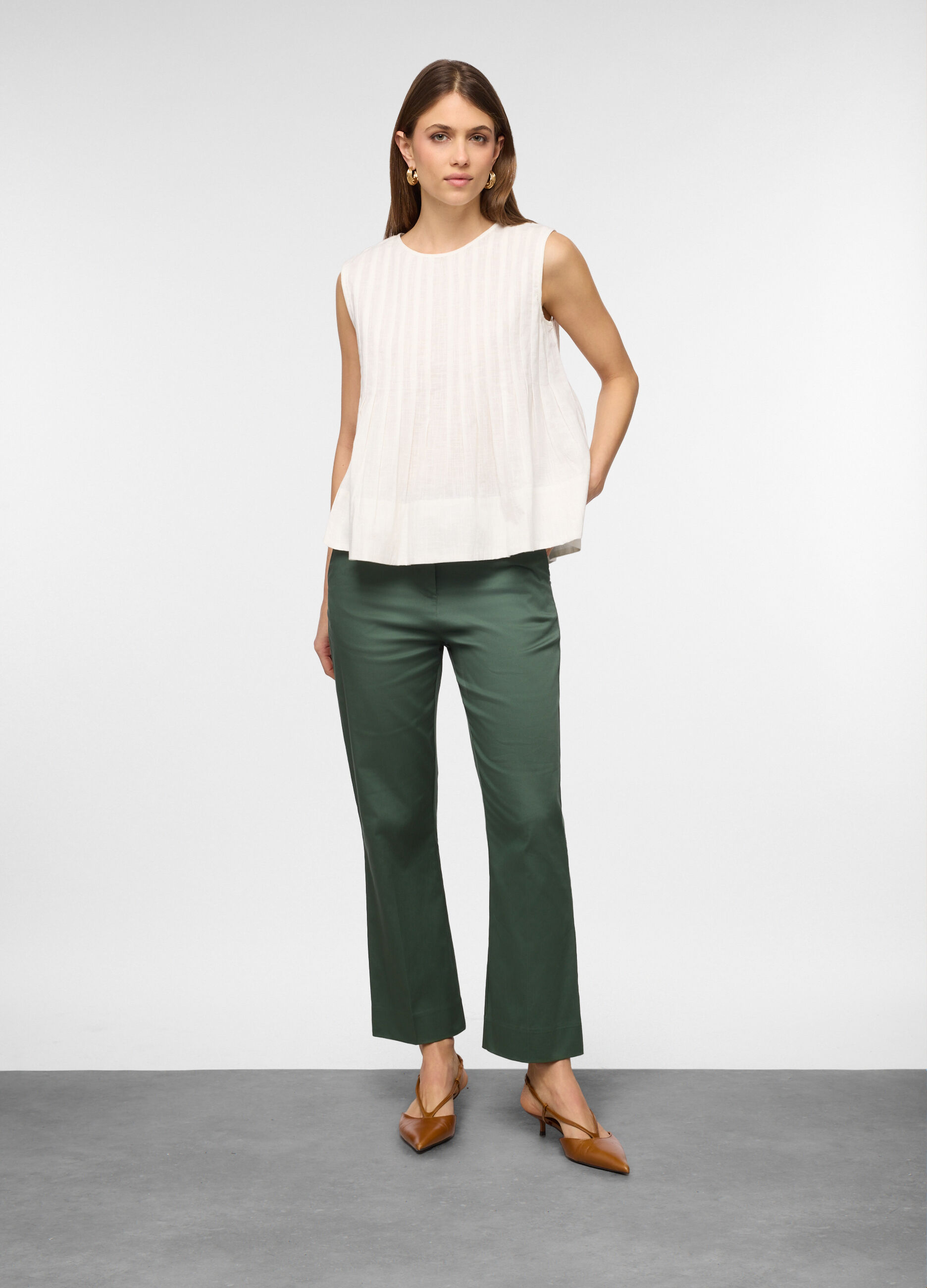 Pantaloni chino flare fit di cotone stretch donna_0
