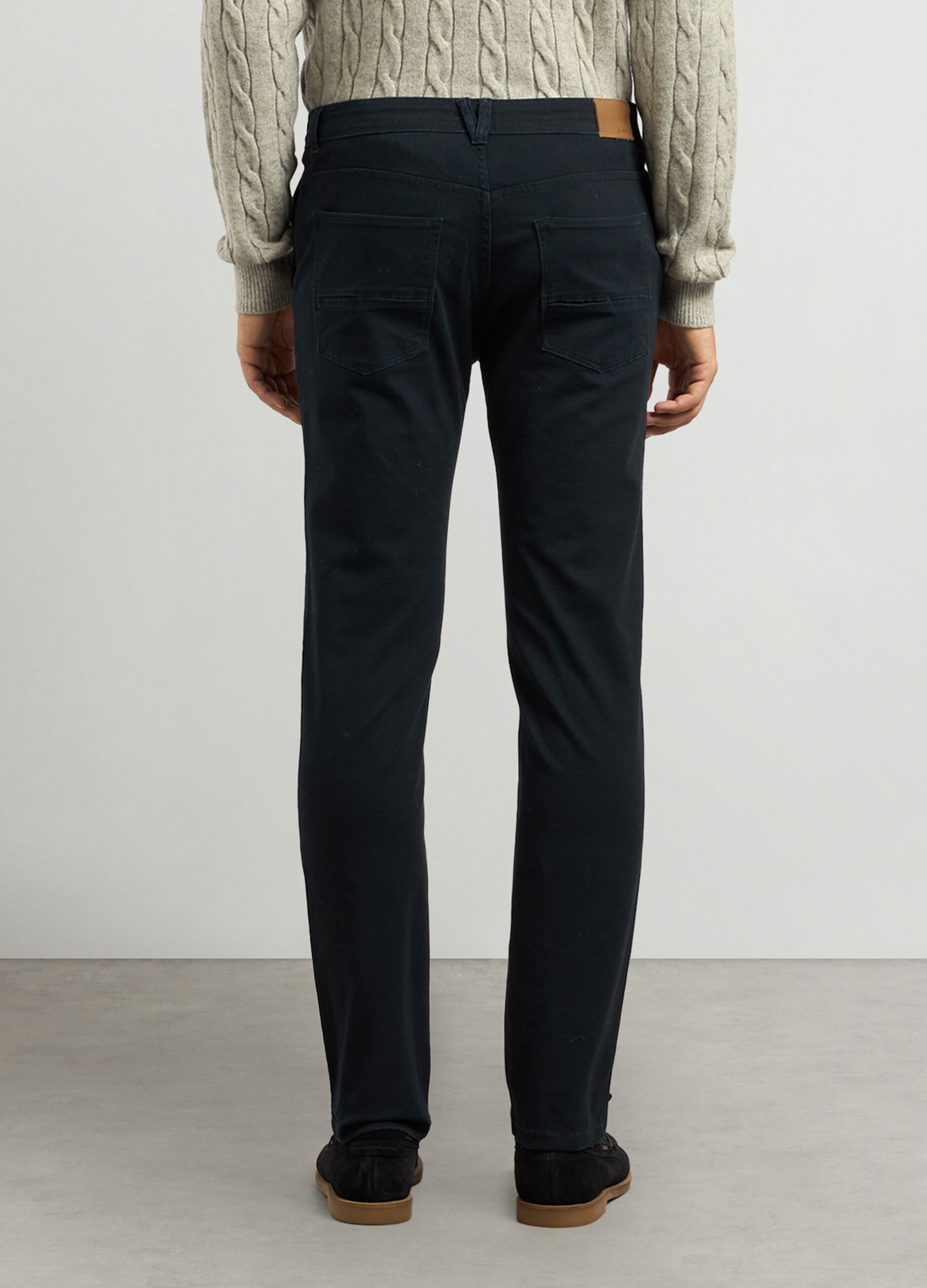 Pantaloni slim fit in cotone stretch uomo_1