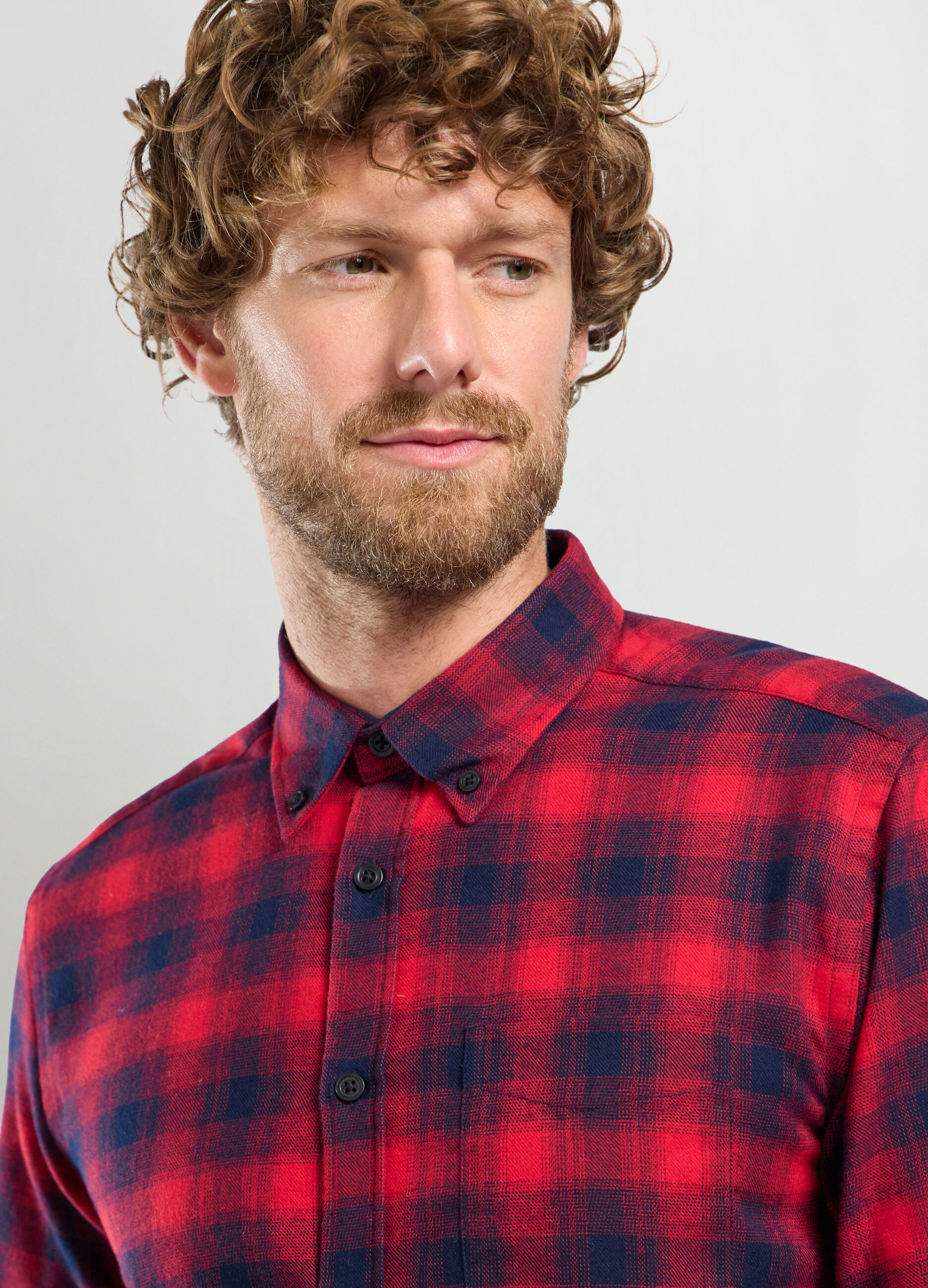 Camicia regular fit con colletto button-down in flanella uomo_2