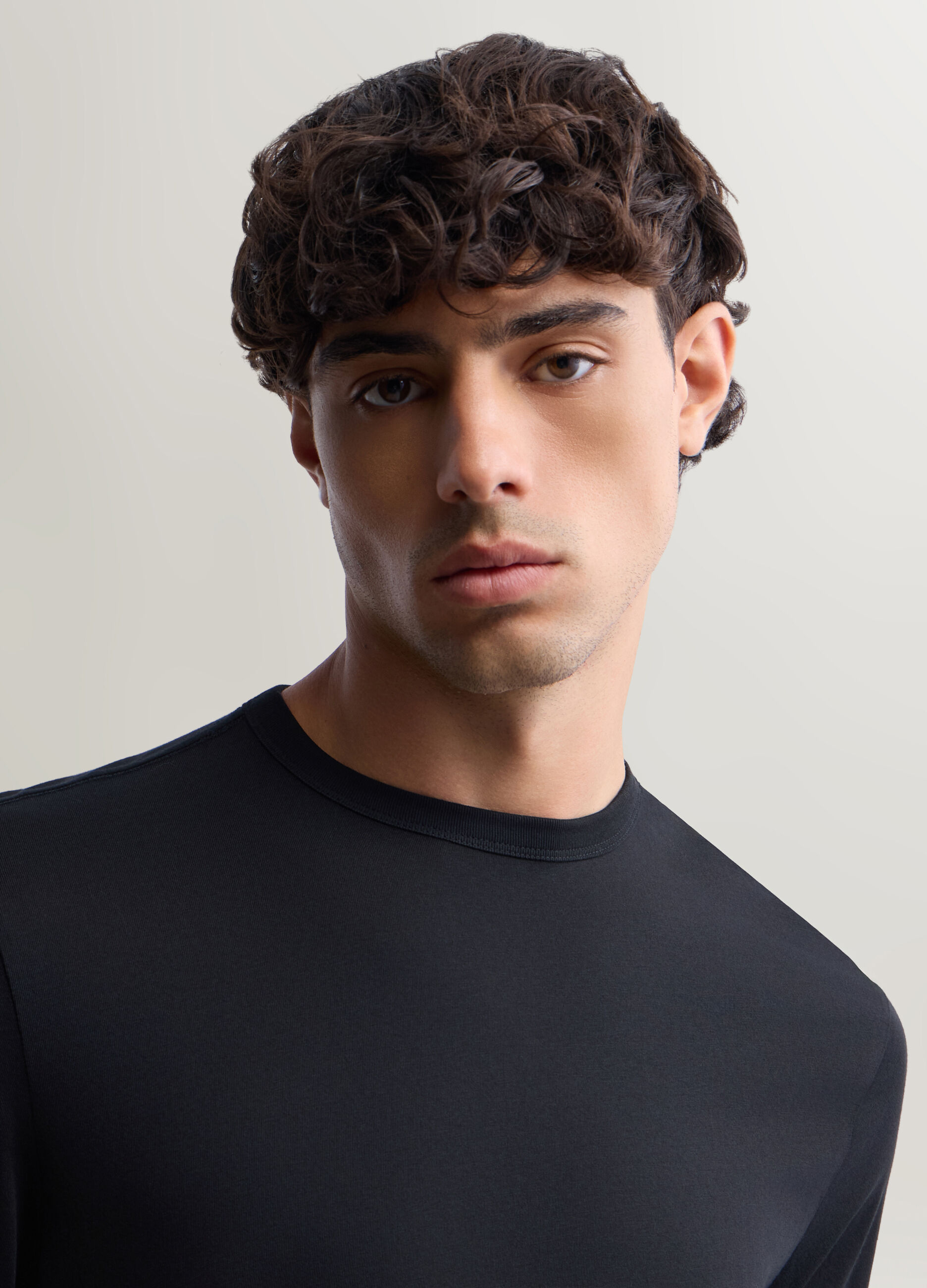 Maglia girocollo a maniche lunghe in cotone uomo