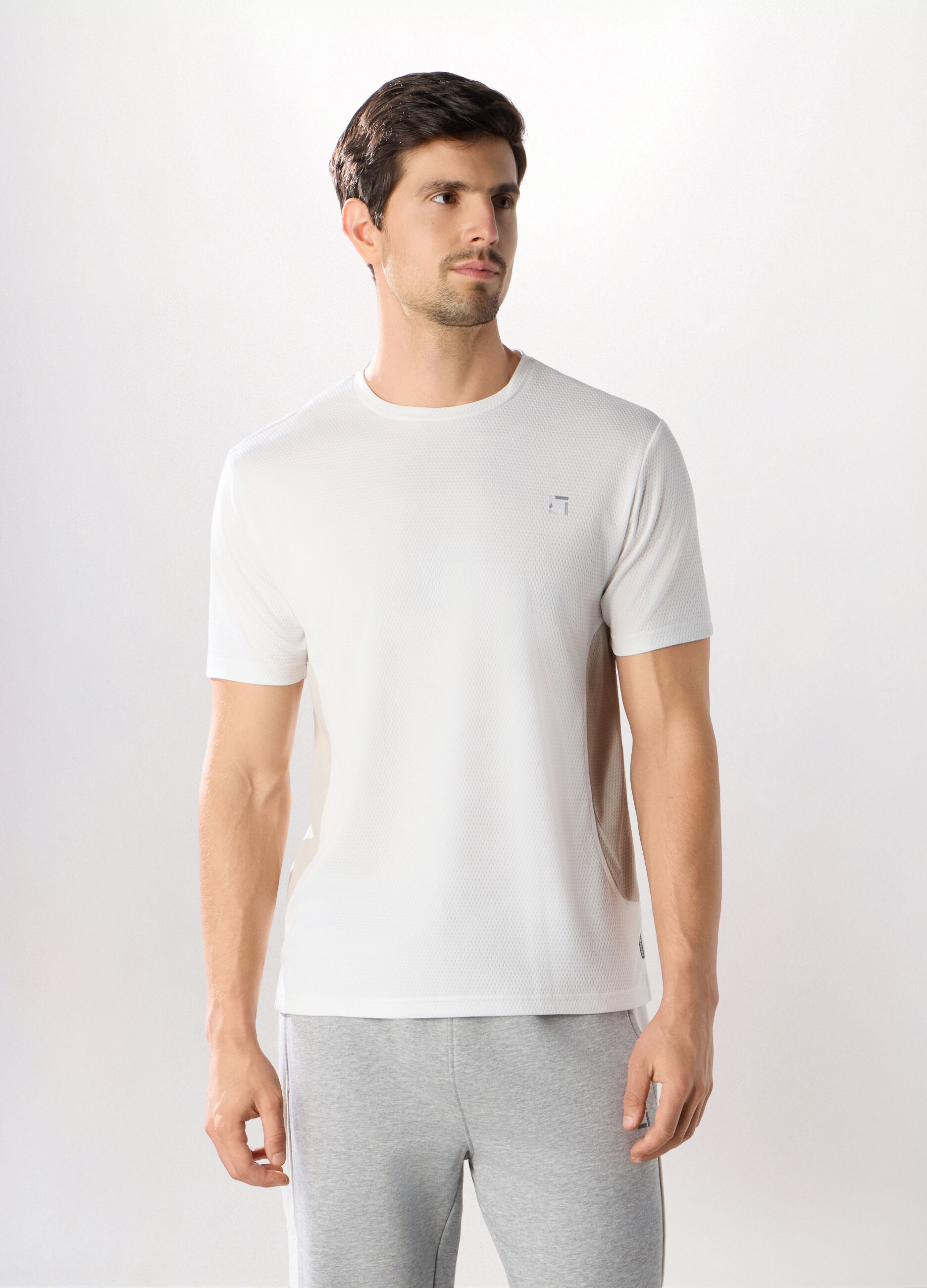 T-shirt sportiva in mesh uomo_0