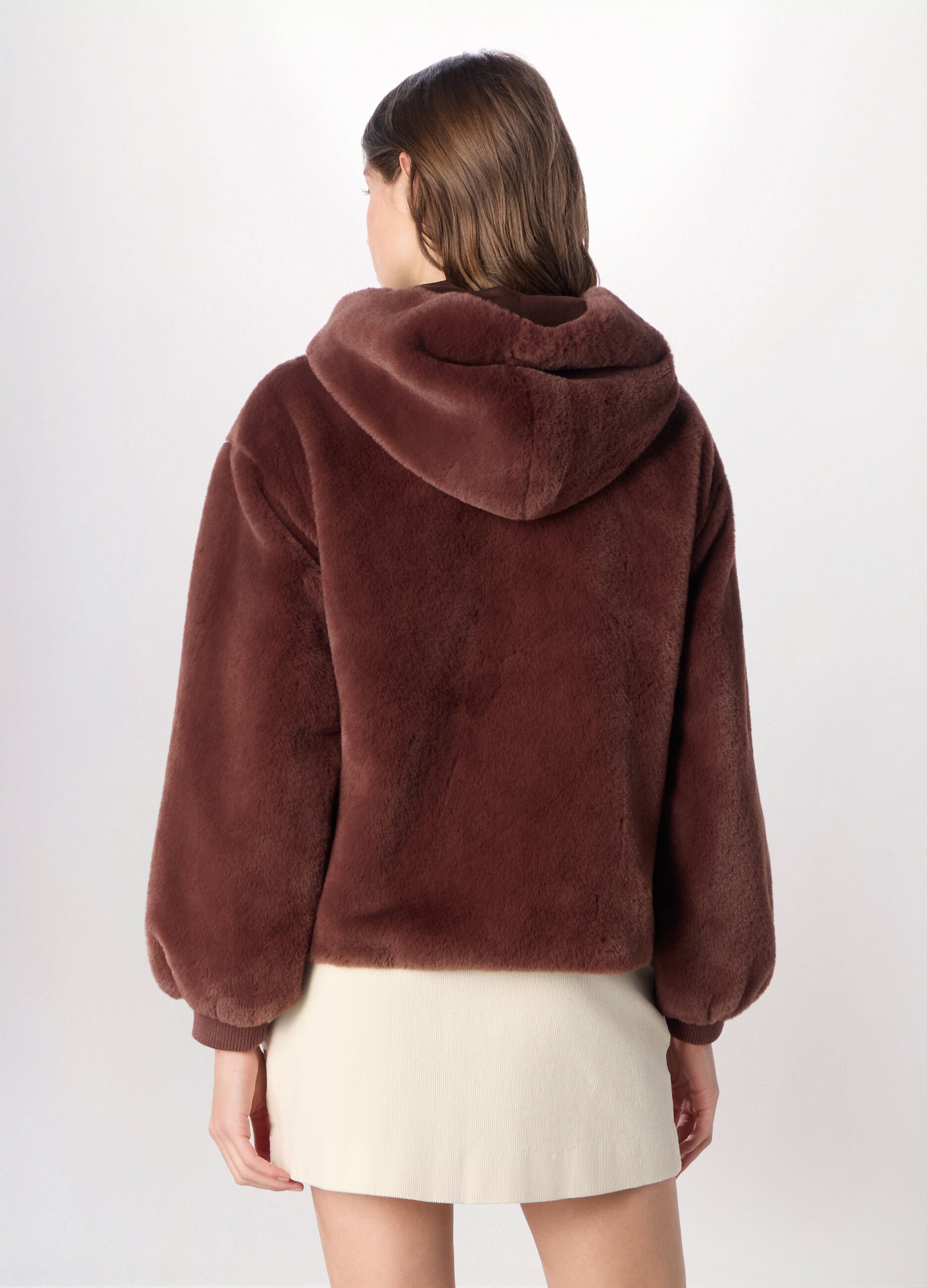 Pelliccia in eco fur con cappuccio donna_1