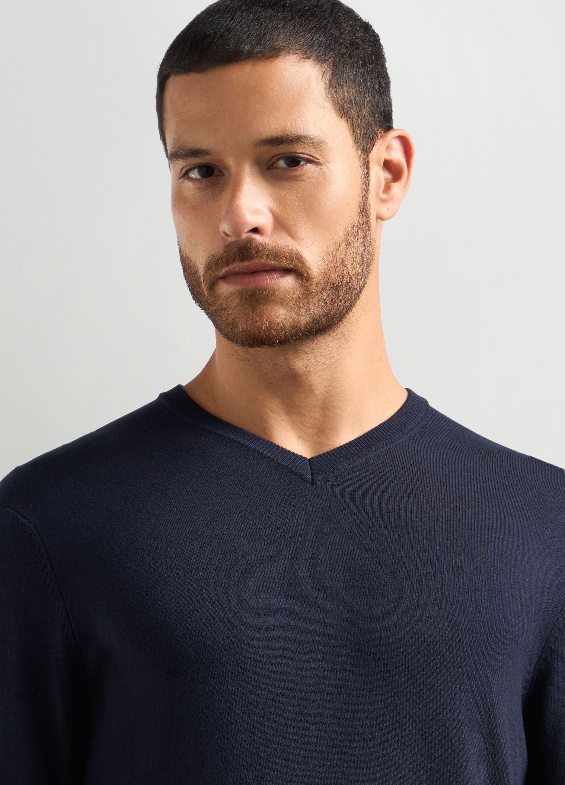 Maglione collo a V maglia rasata uomo_2