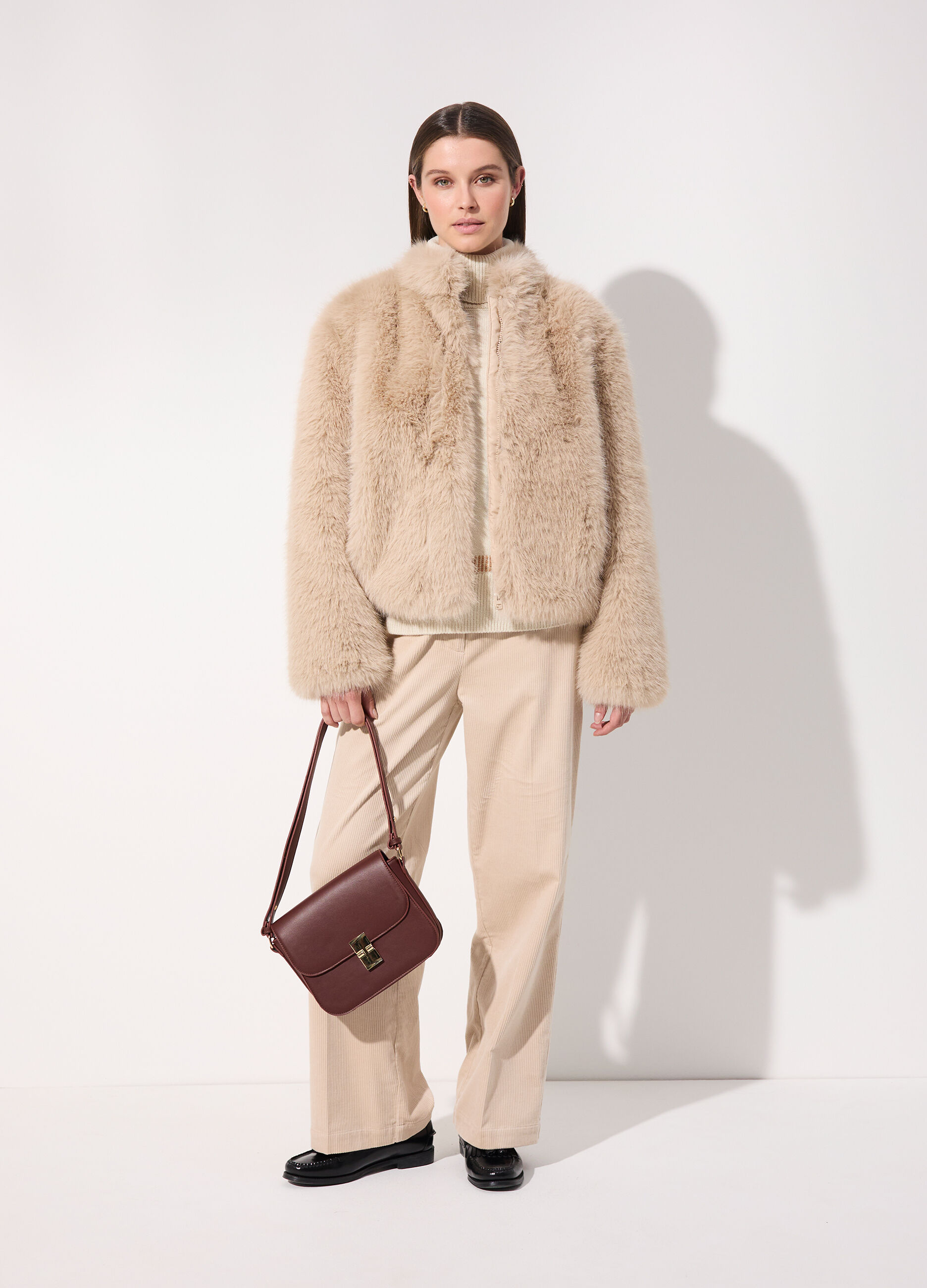 Pelliccia corta in fake fur donna_0