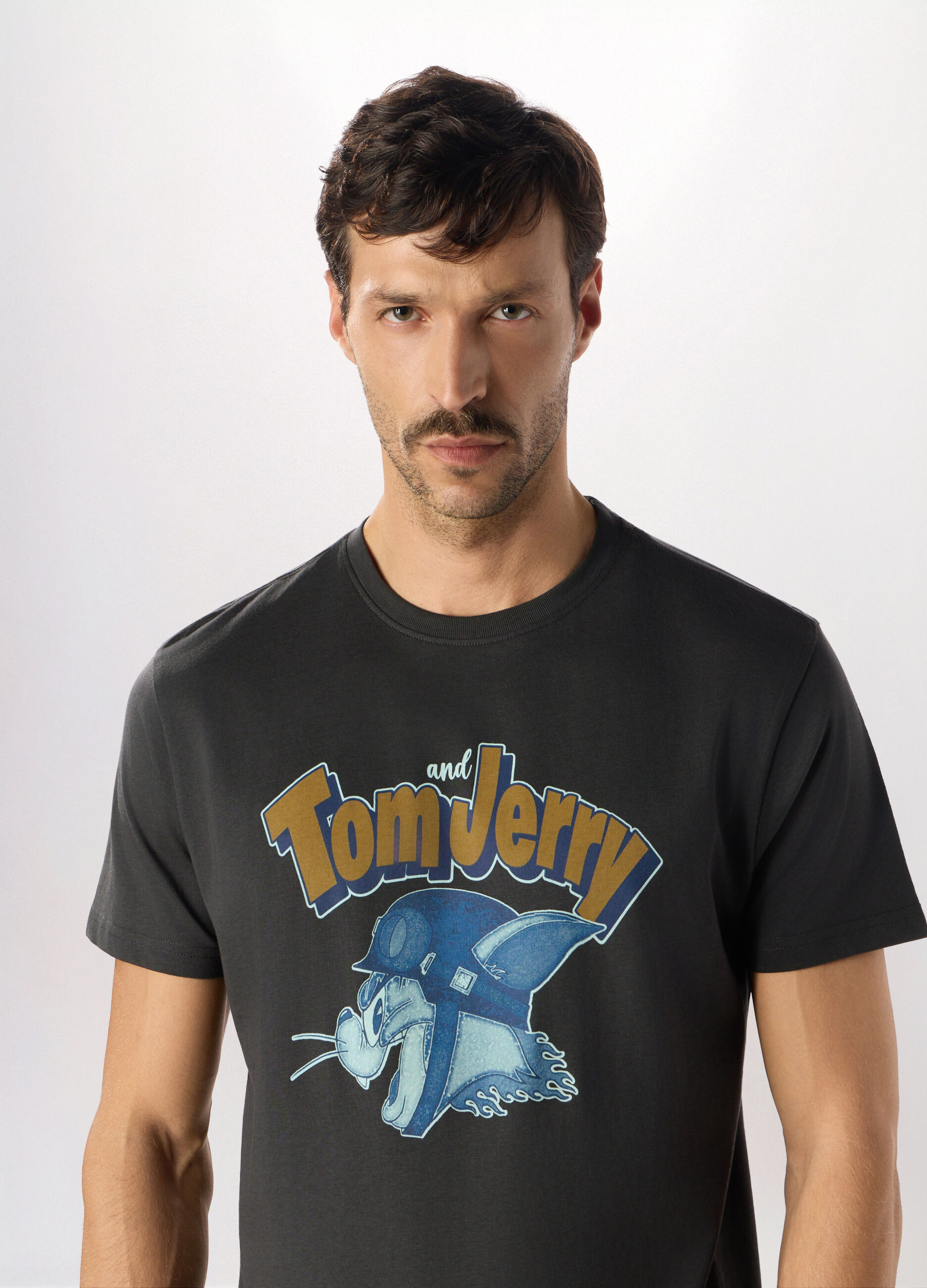 T-shirt con stampa Tom & Jerry in cotone uomo_2