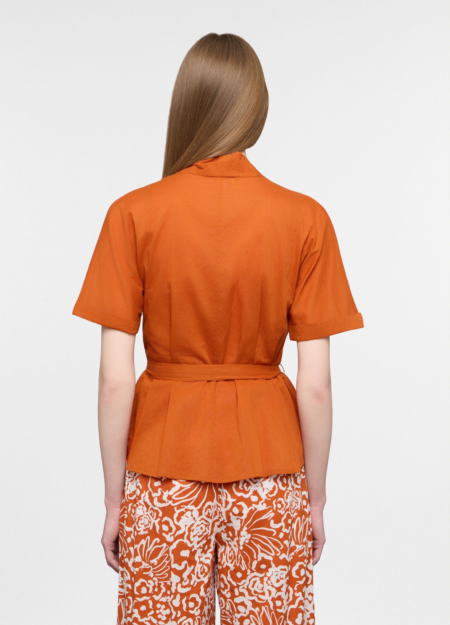 Blusa regular fit con scollo a V in puro cotone donna_1