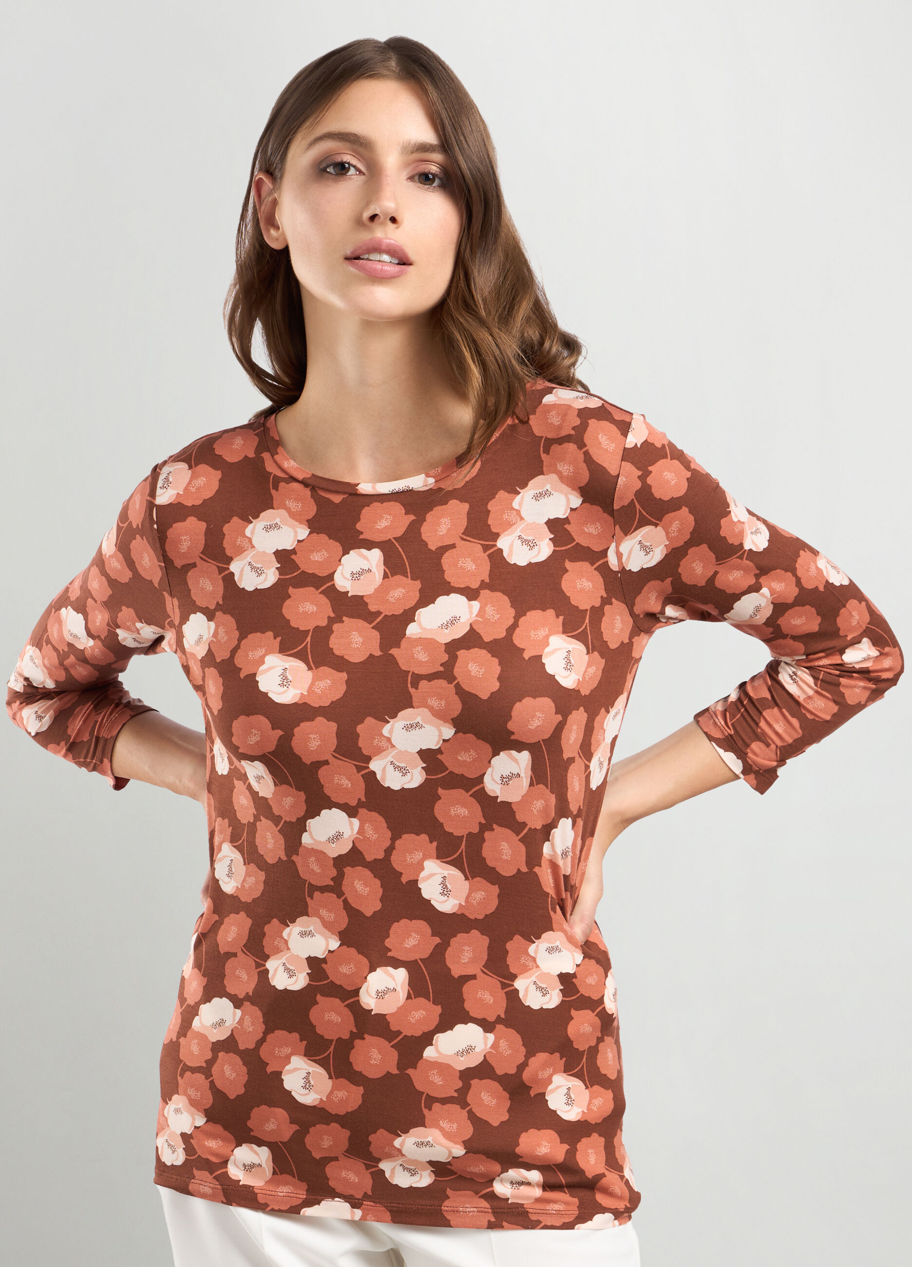 T-shirt in viscosa stretch a fiori donna_2