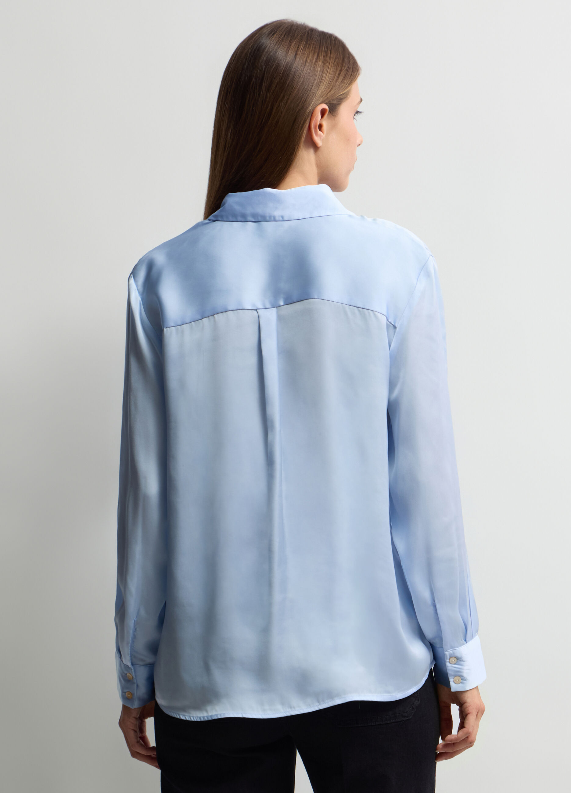 Camicia Fit Over con colletto alla francese in raso donna