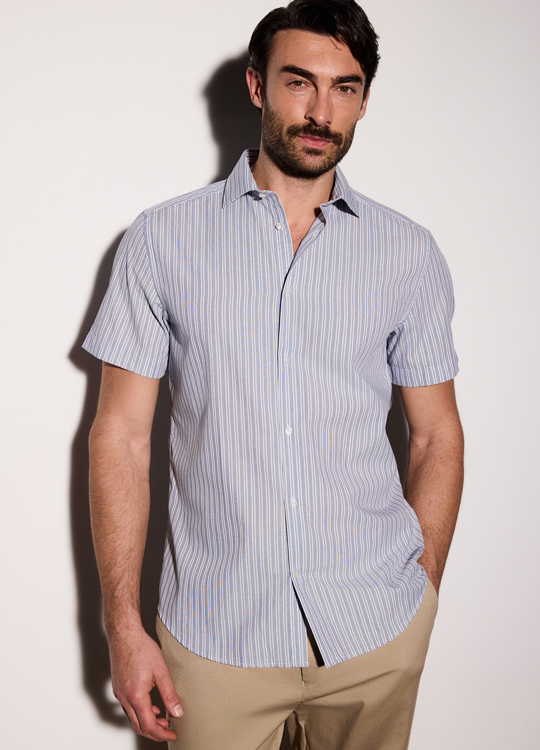 Camicia a maniche corte con stampa uomo_2