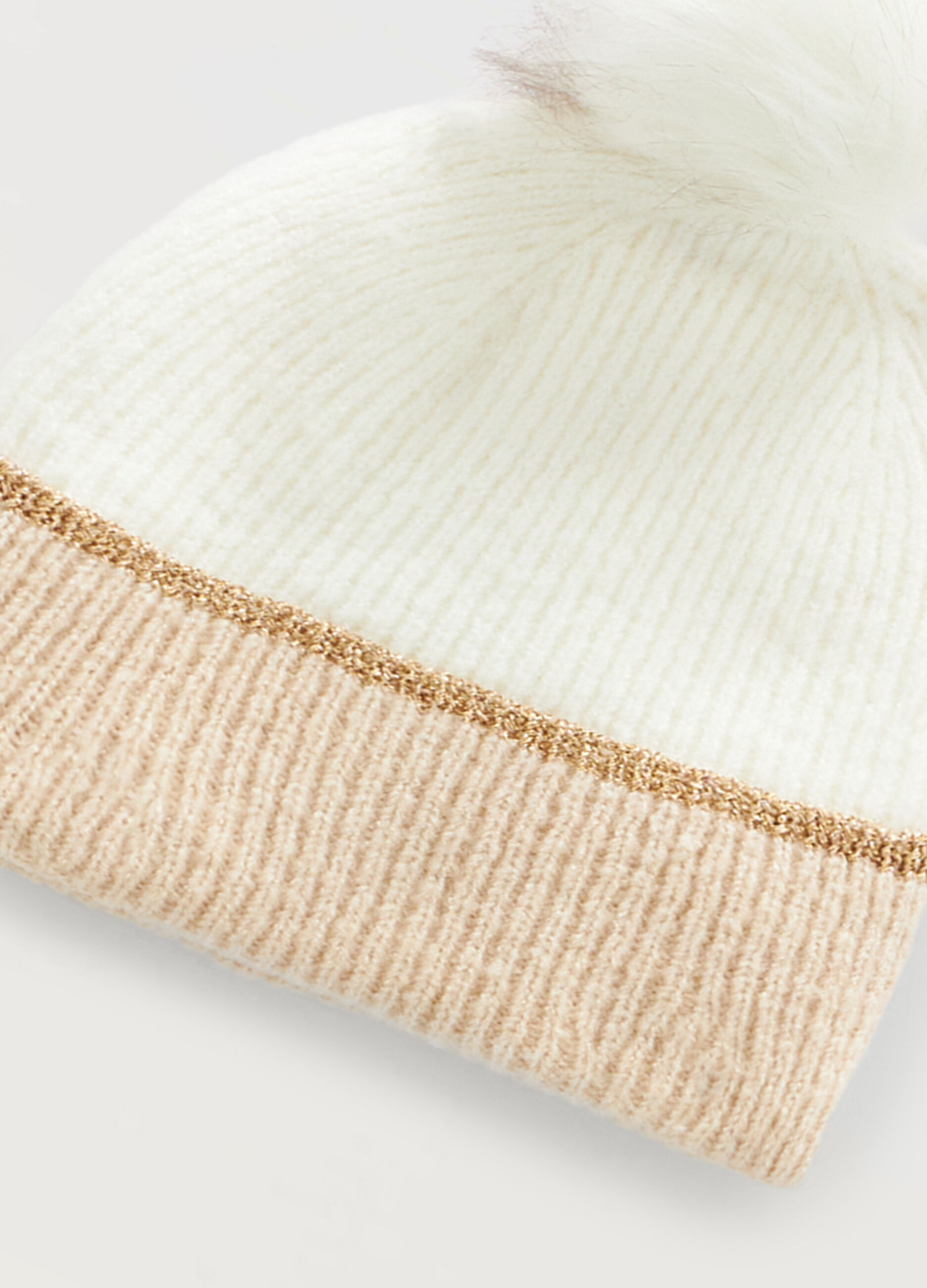 Berretto tricot con pom pon donna_1