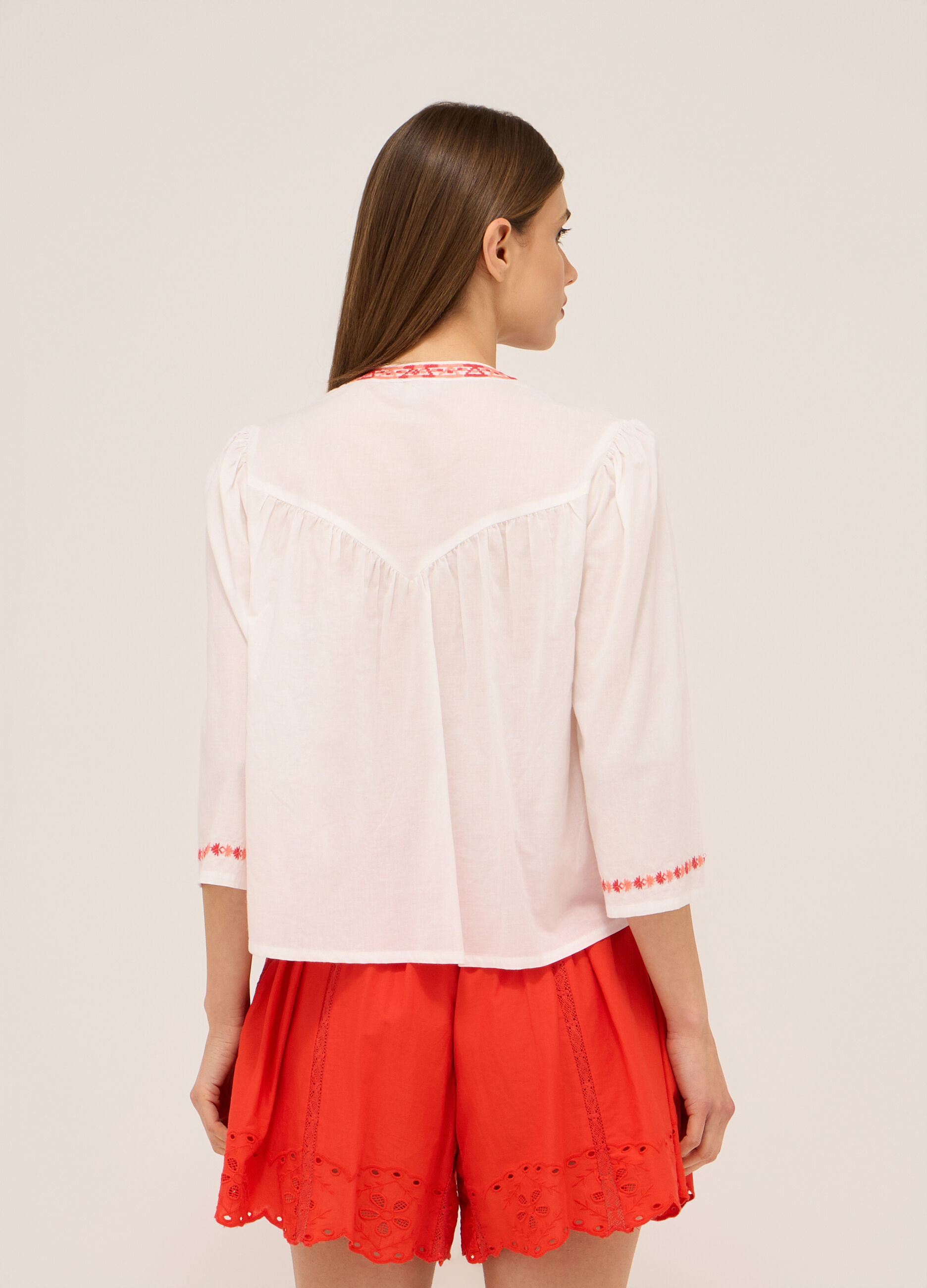 Blusa misto lino con ricami a contrasto donna_1