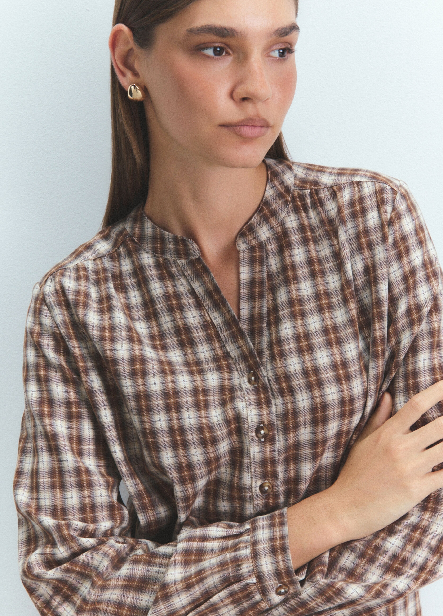 Blusa Fit Regular con scollo a V donna_4