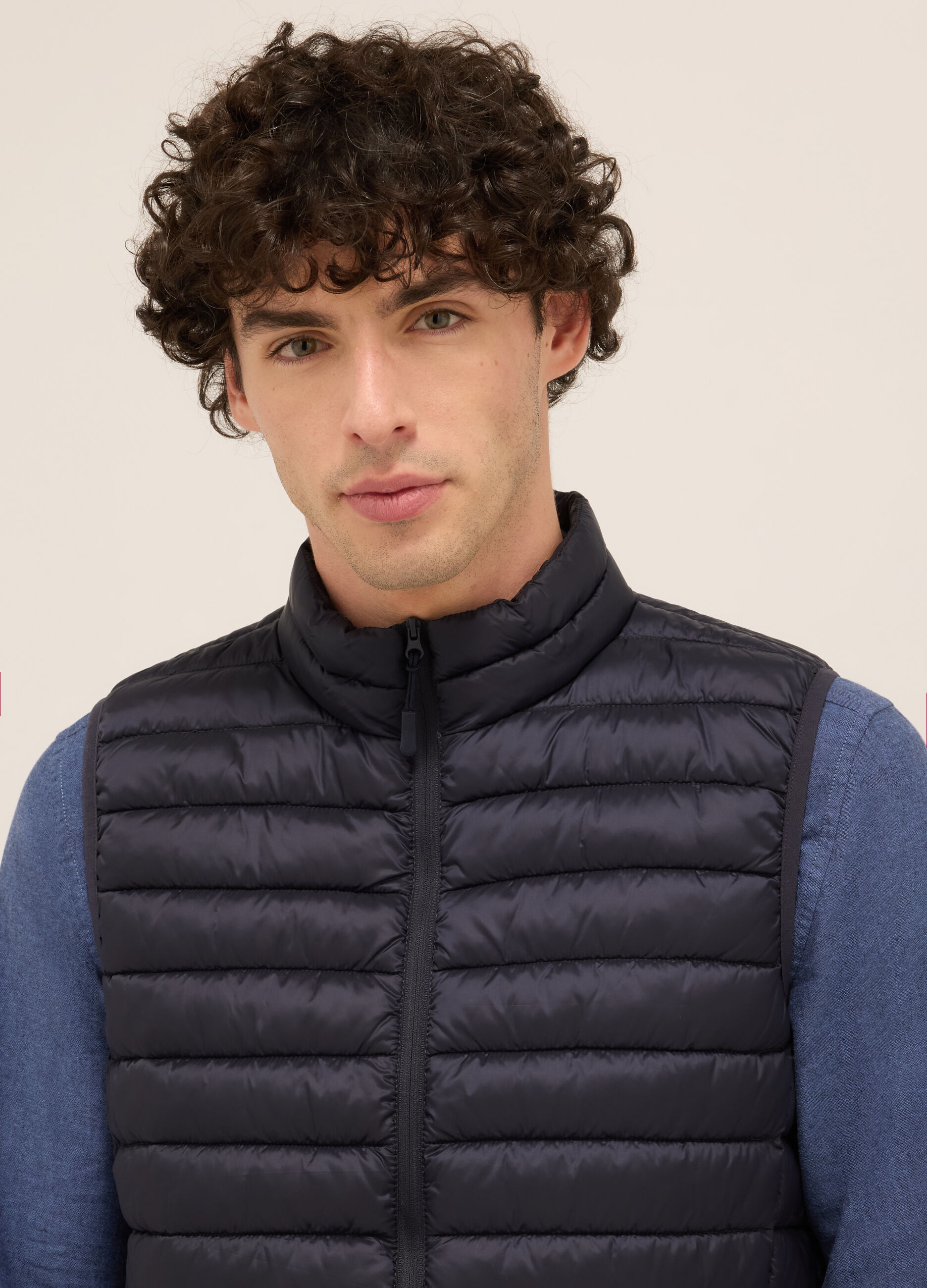 Gilet imbottito in nylon uomo_2