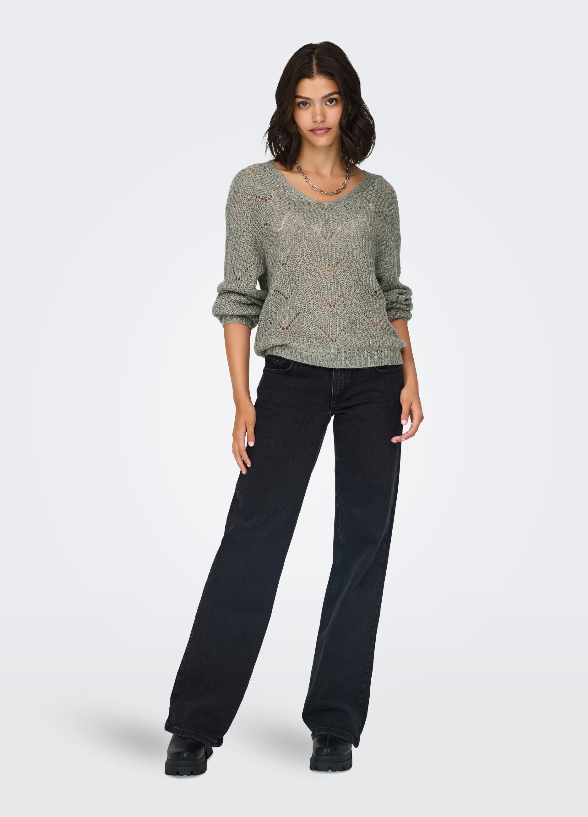 Pullover a maniche lunghe con scollo a V_1