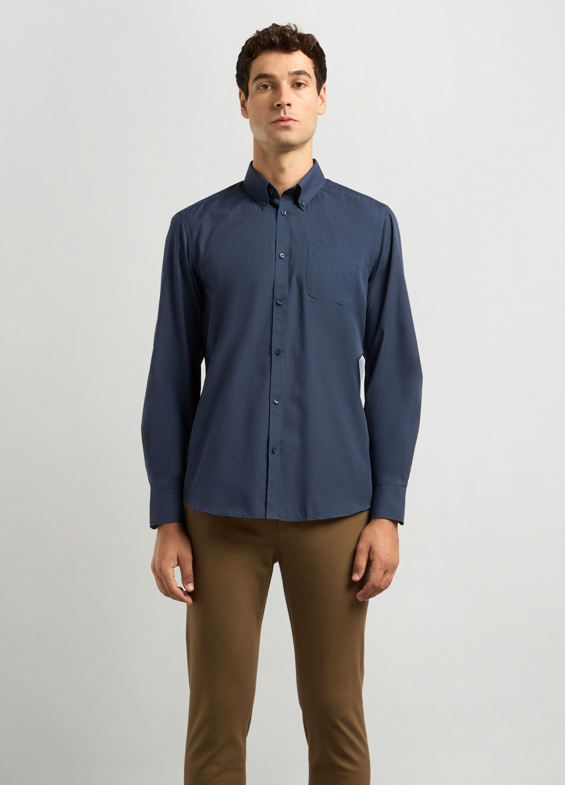 Camicia regular fit colletto button down in misto cotone_0
