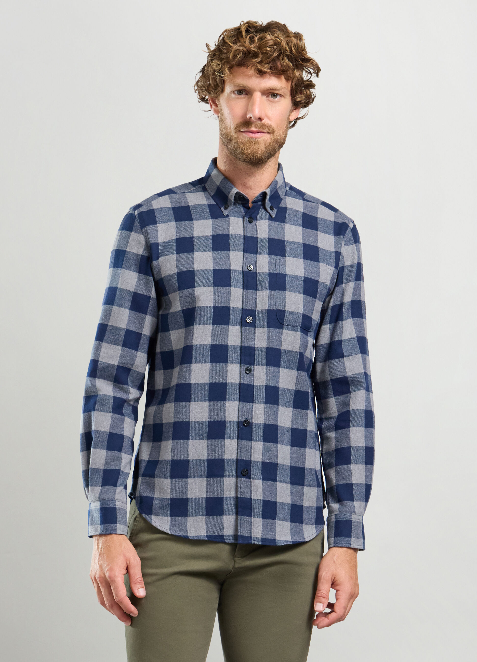 Camicia regular fit con colletto button-down in flanella uomo_0