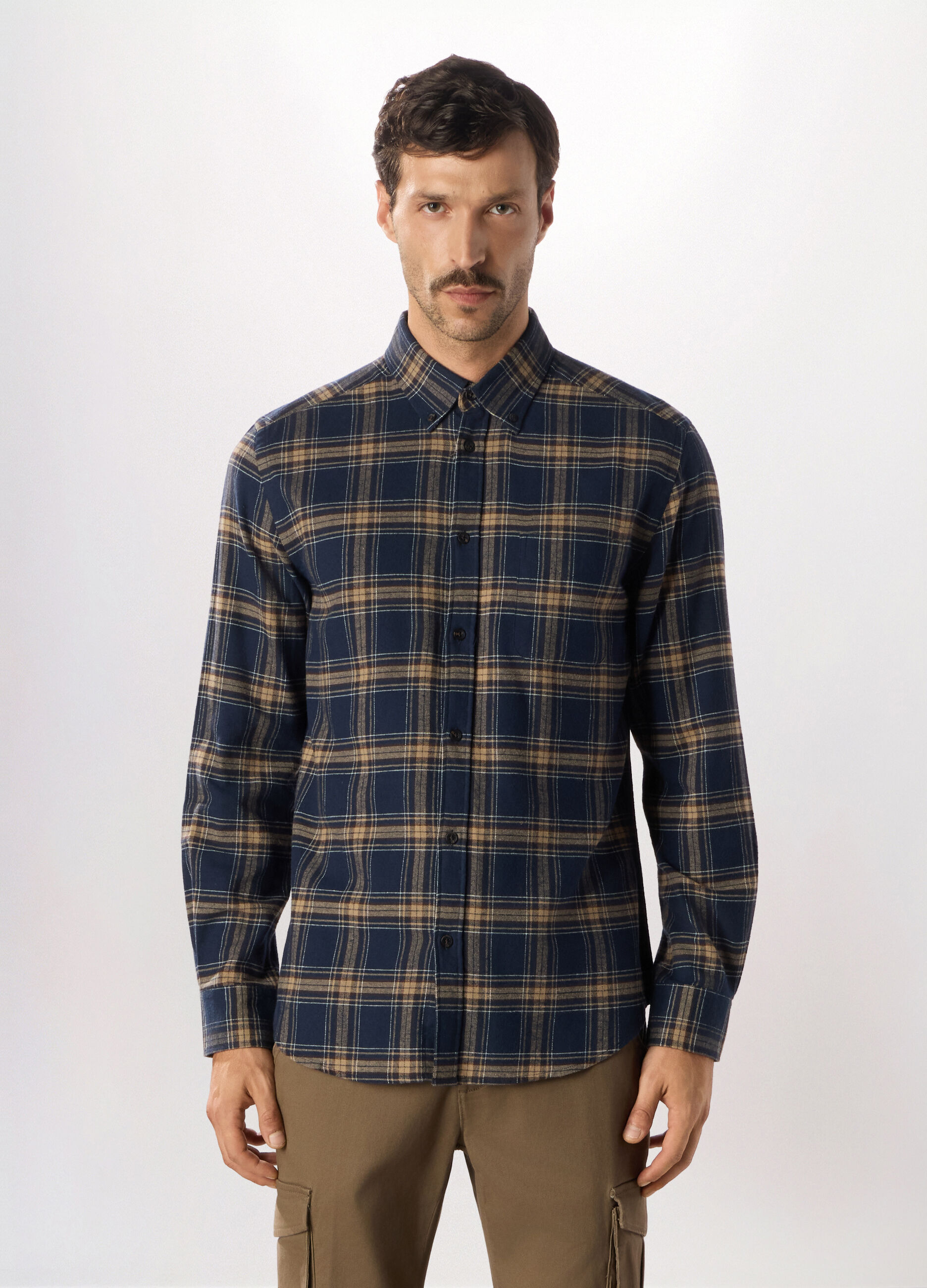 Camicia regular button-down a quadretti uomo_0