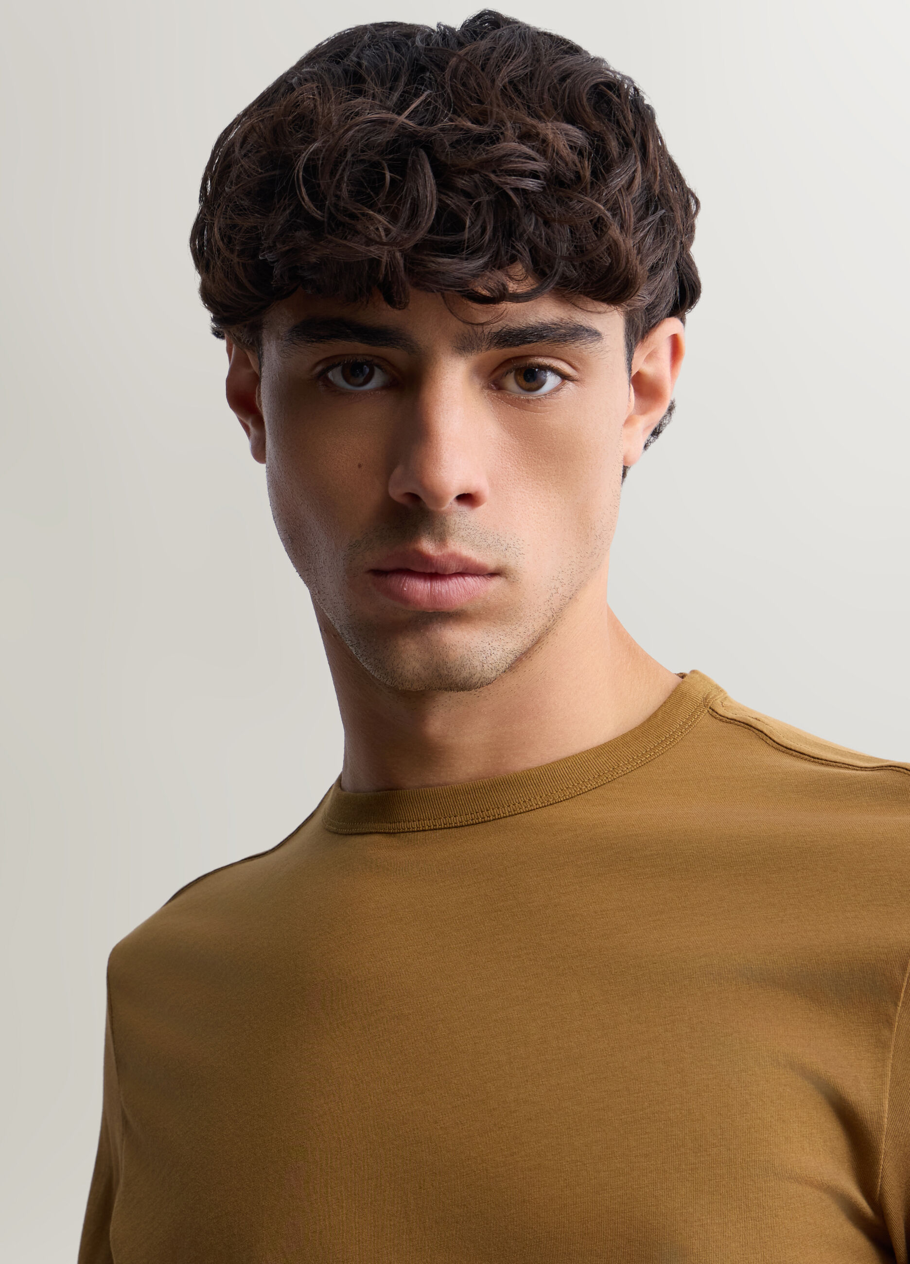 Maglia girocollo a maniche lunghe in cotone uomo
