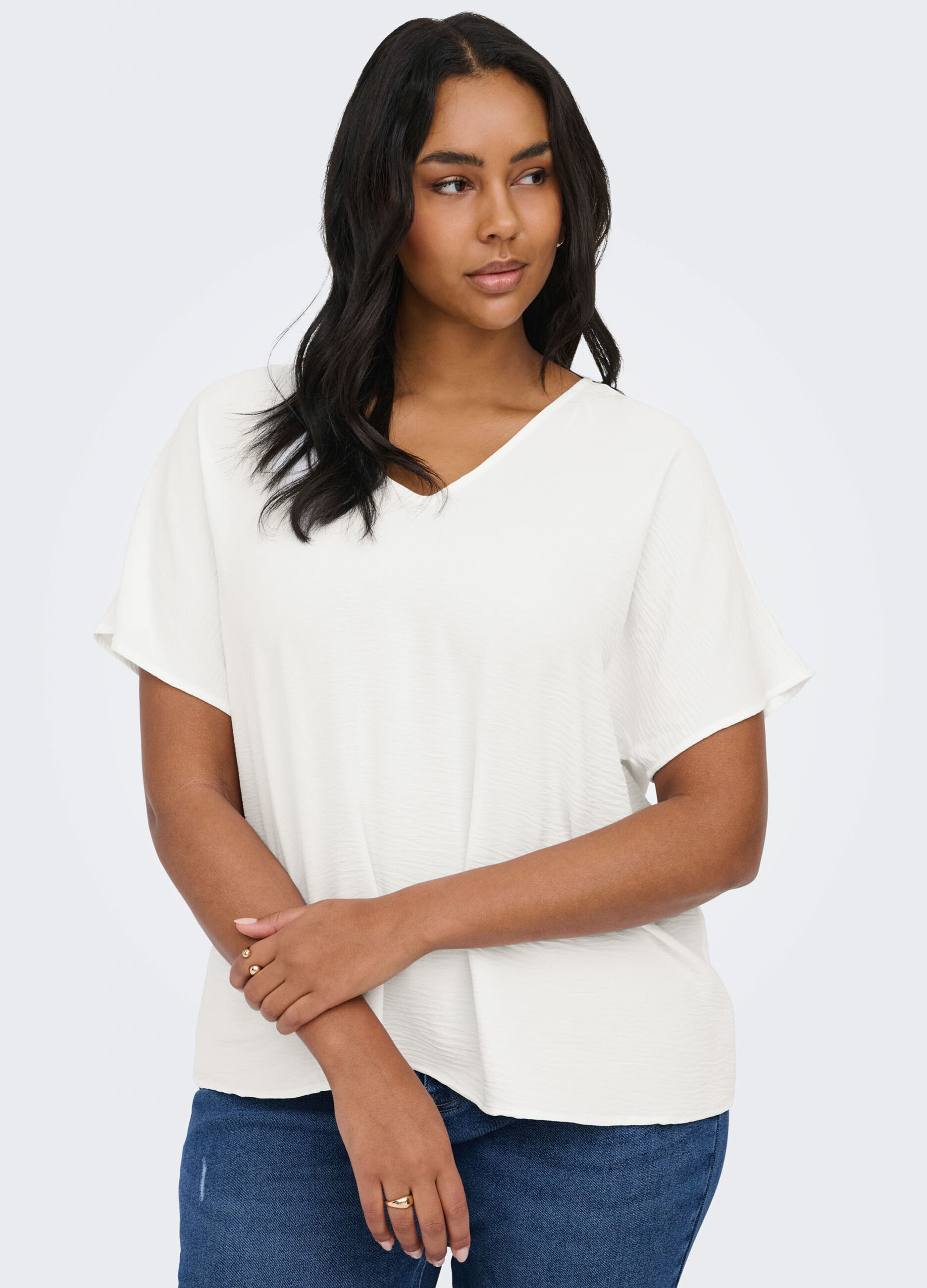 T-sihrt con scollo a V_4