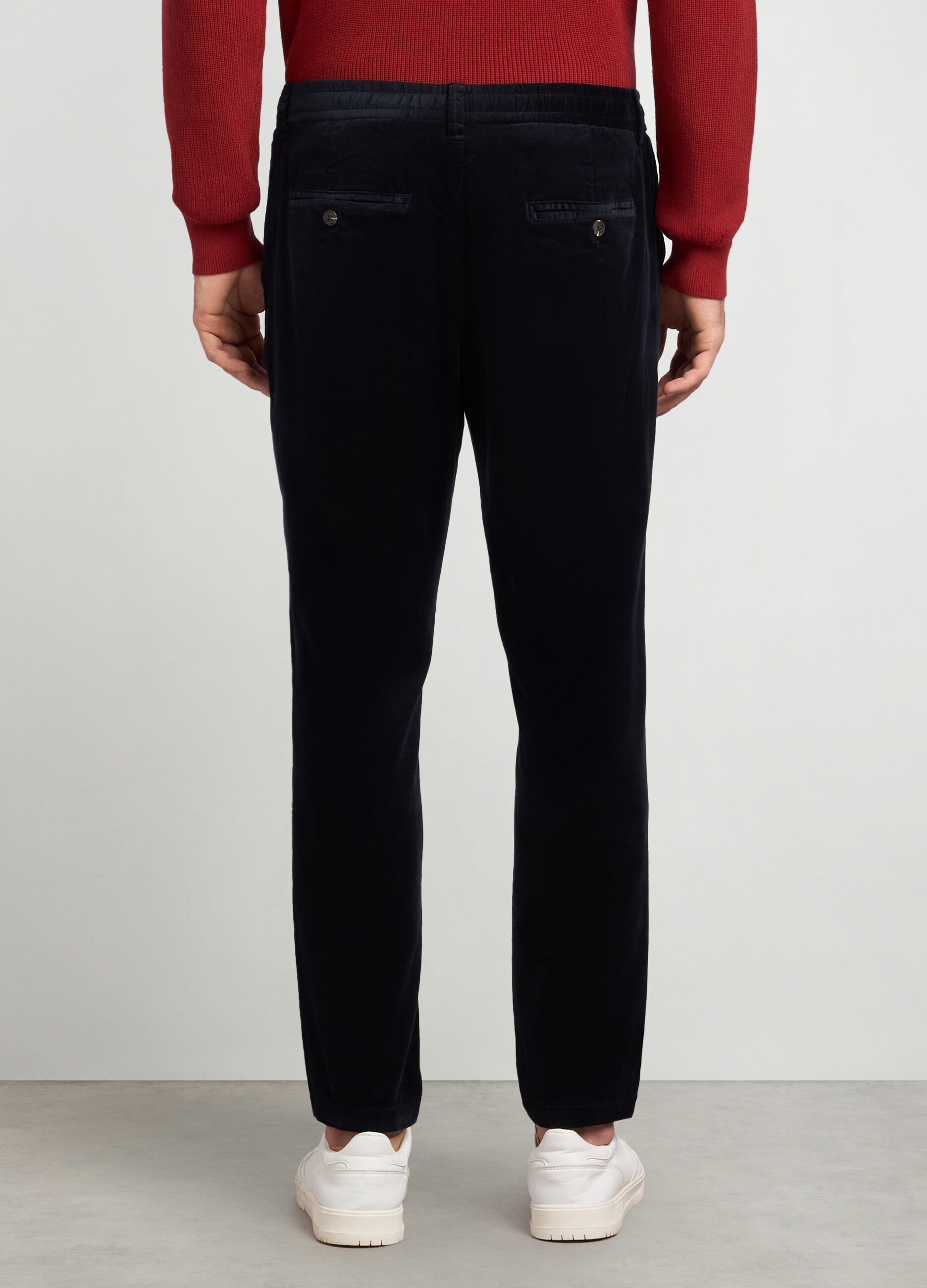 Pantaloni chino regular fit in velluto di cotone stretch uomo_1