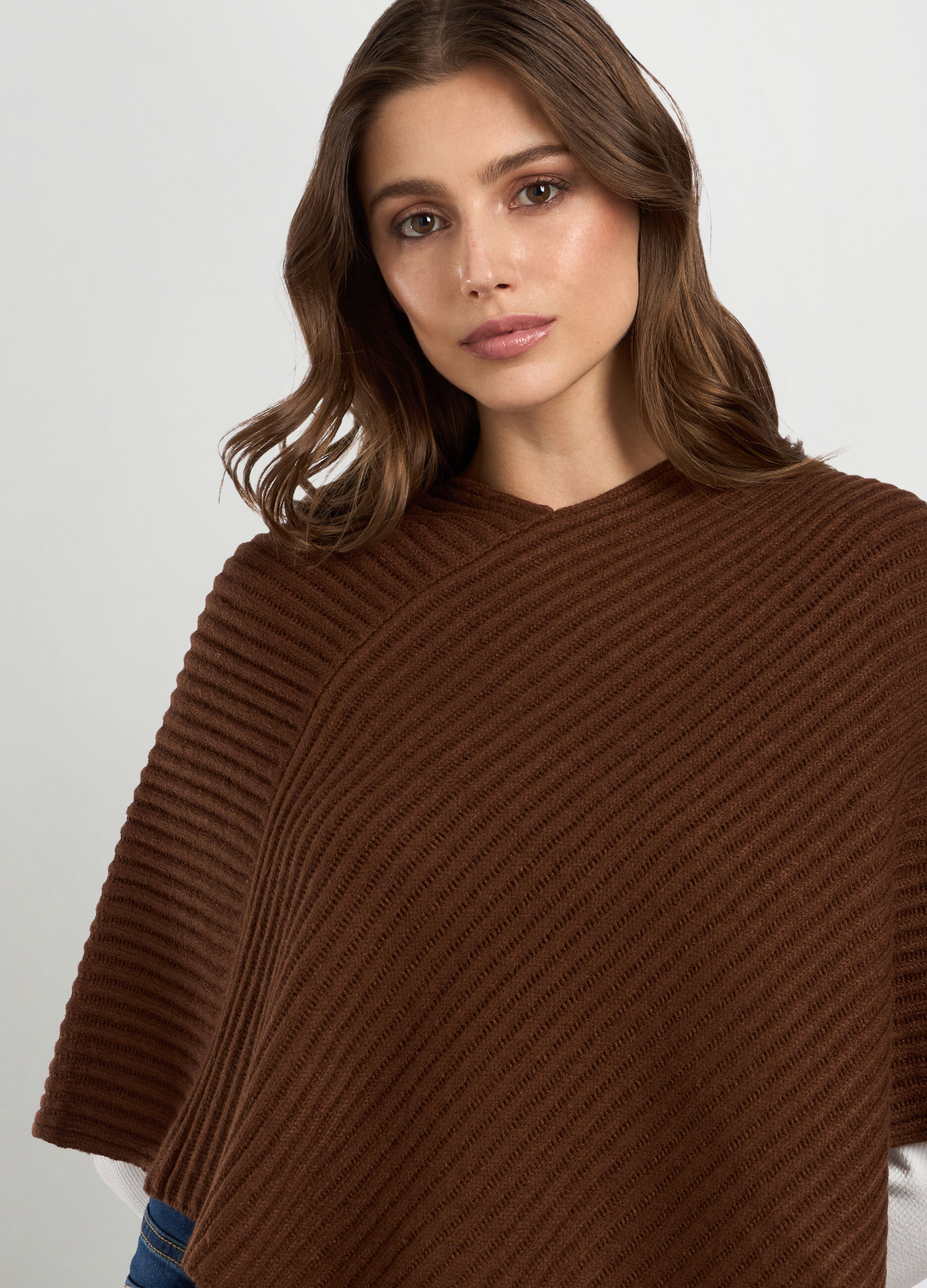 Poncho tricot con lavorazione jacquard _2