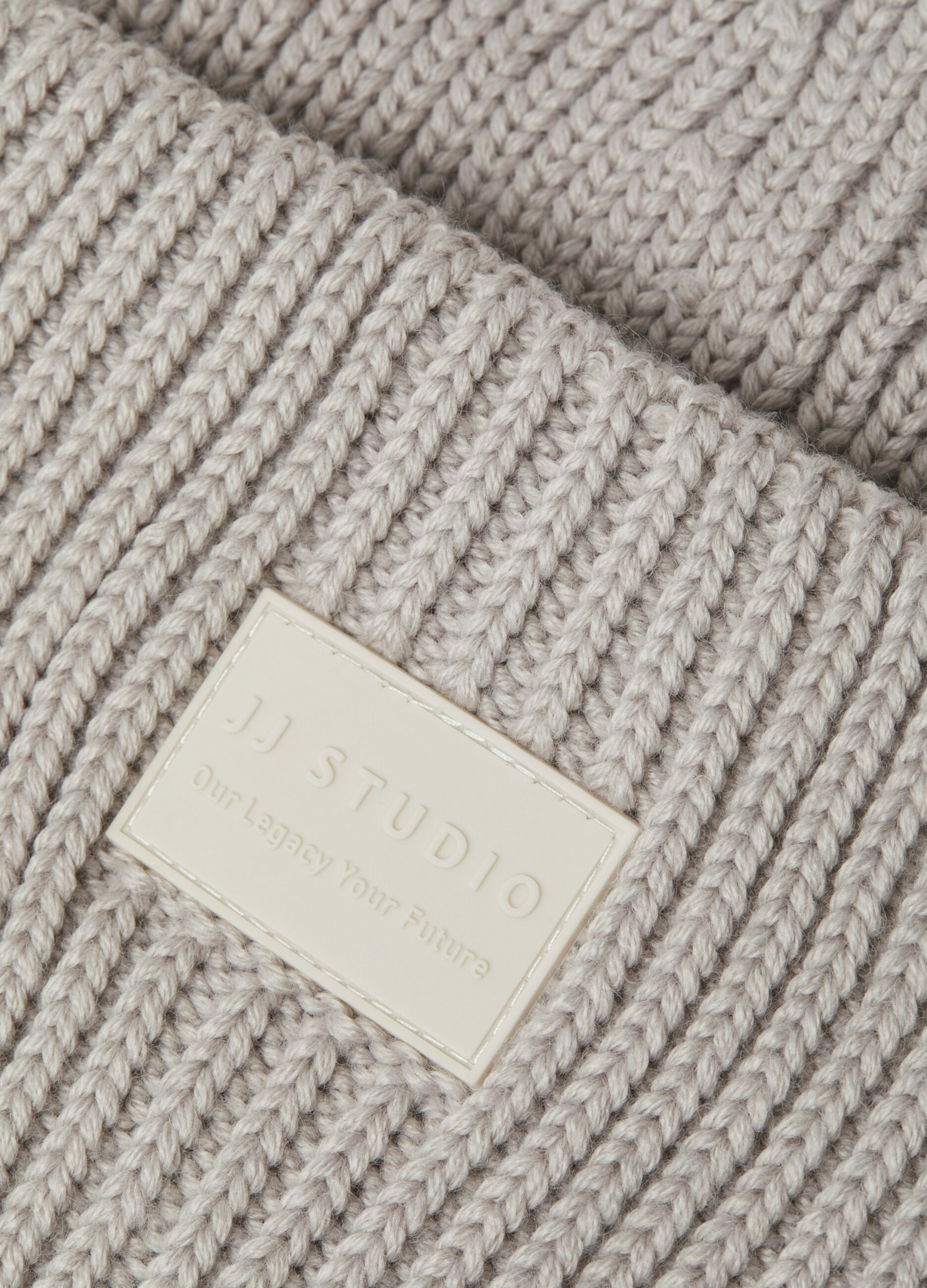 Berretto in maglia con risvolto uomo_1