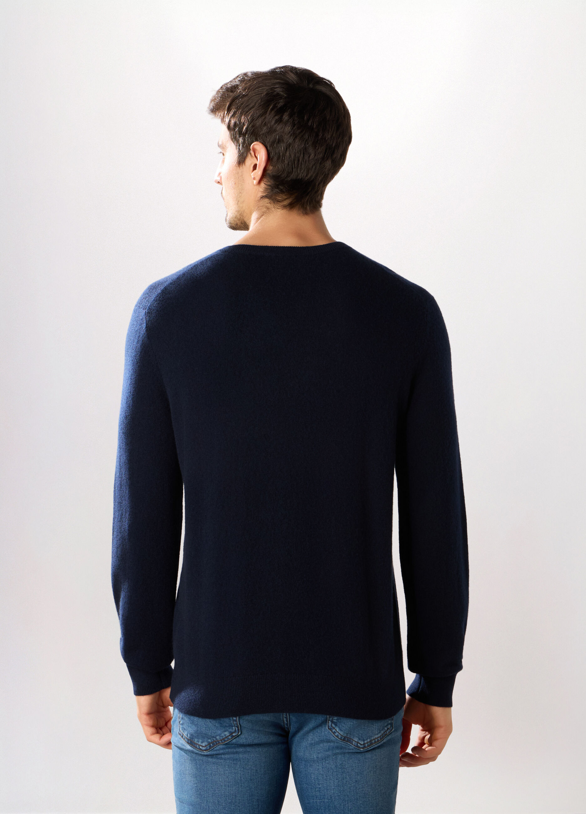 Maglione collo a V in cashmere uomo_1