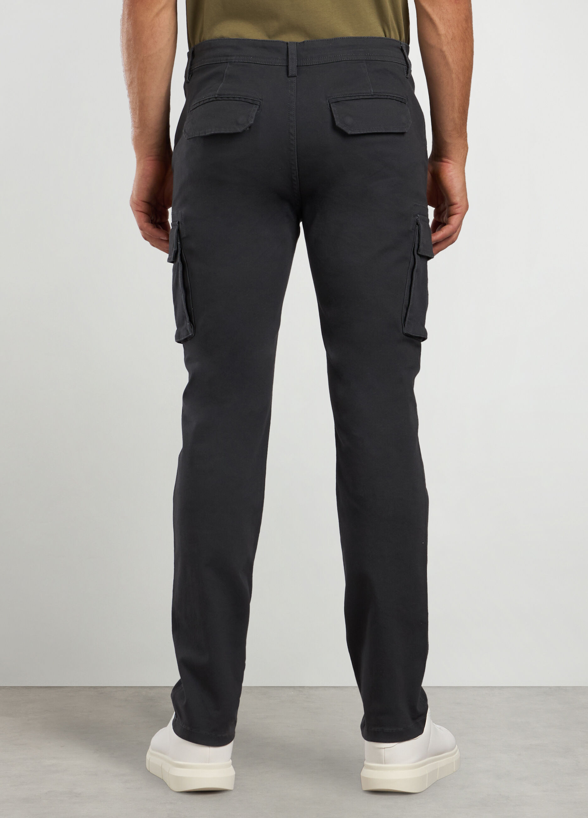 Pantaloni cargo slim fit in cotone stretch uomo_1