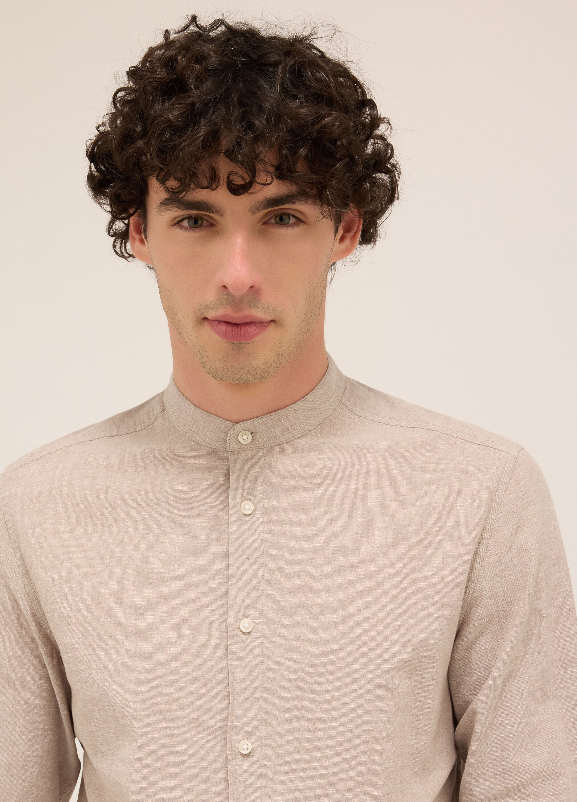 Camicia colletto alla coreana in cotone e lino uomo