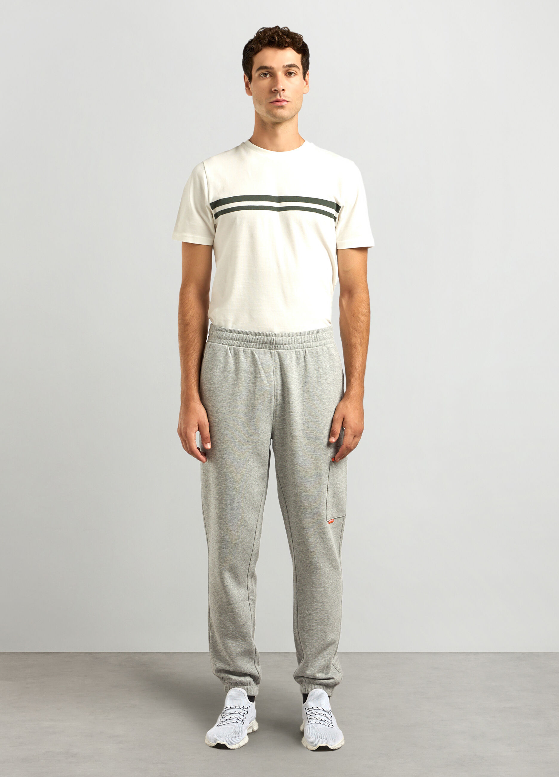 Joggers regular fit in misto cotone uomo_0