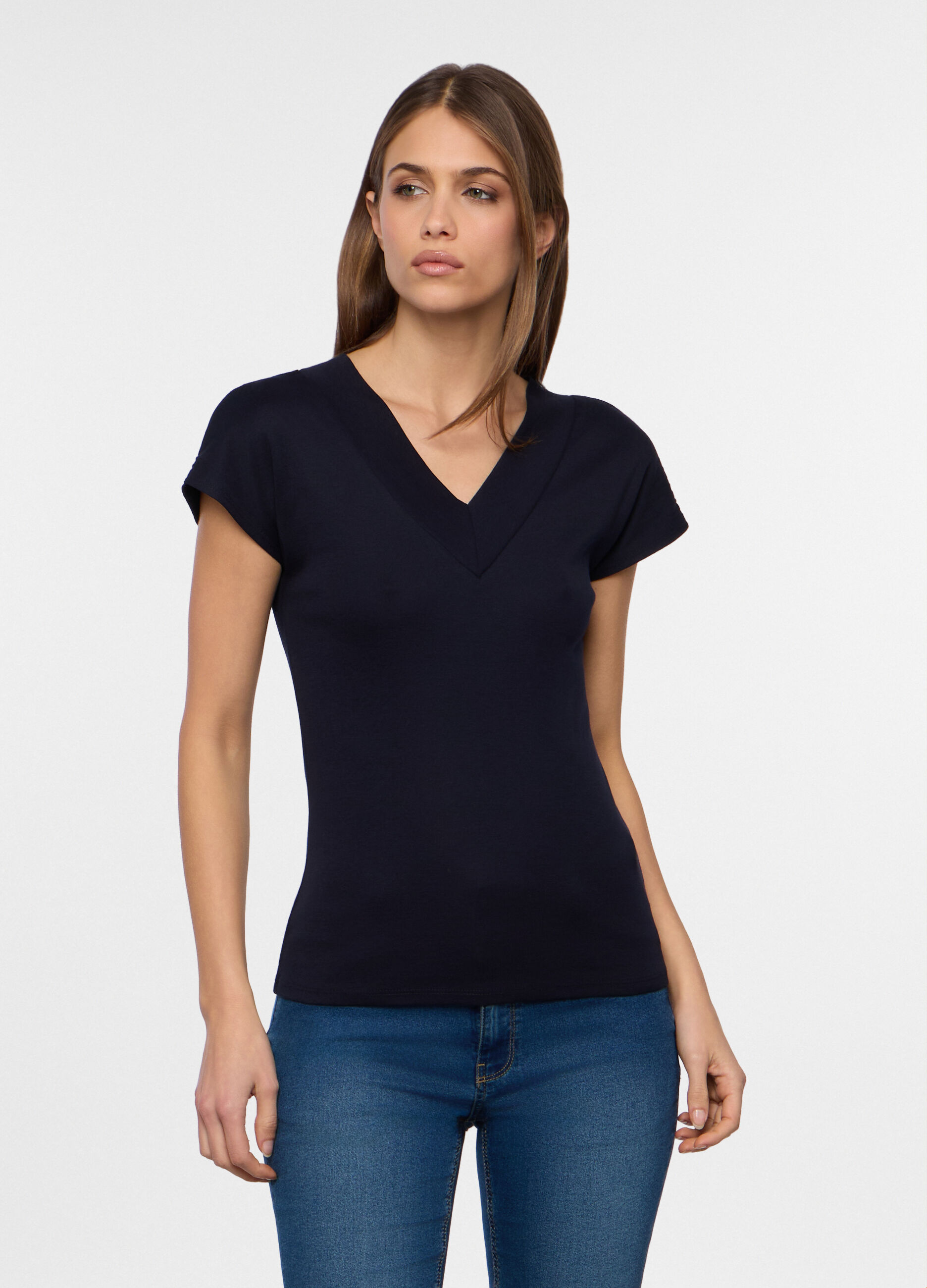 T-shirt con scollo a V donna_0