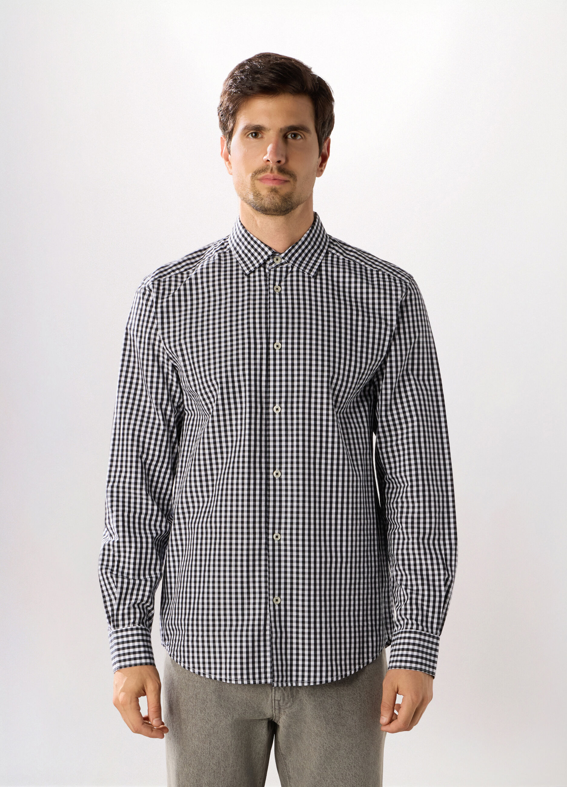 Camicia regular fit in cotone a quadretti uomo_0