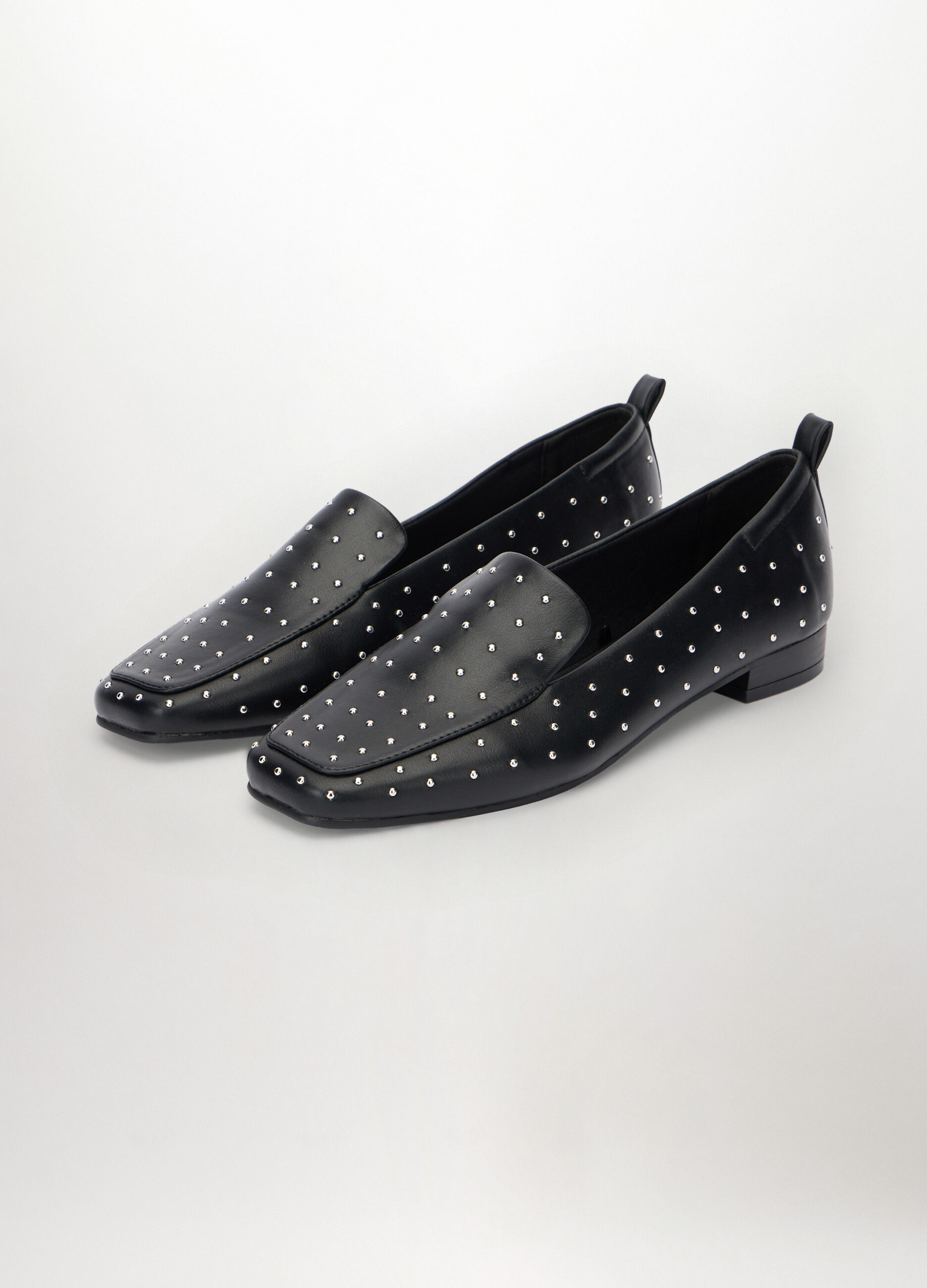 Mocassini in ecopelle borchiata donna_1