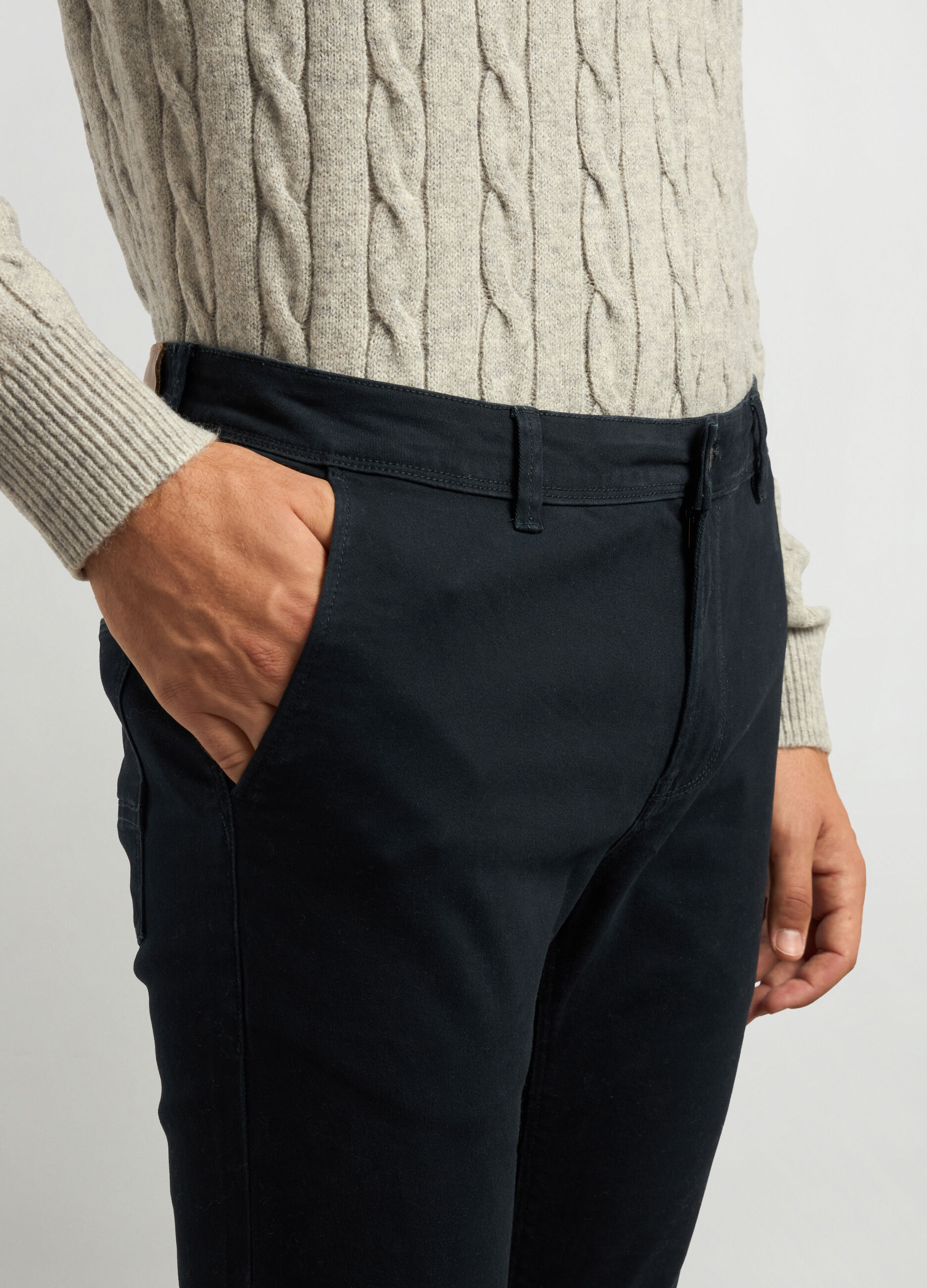 Pantaloni slim fit in cotone stretch uomo_2