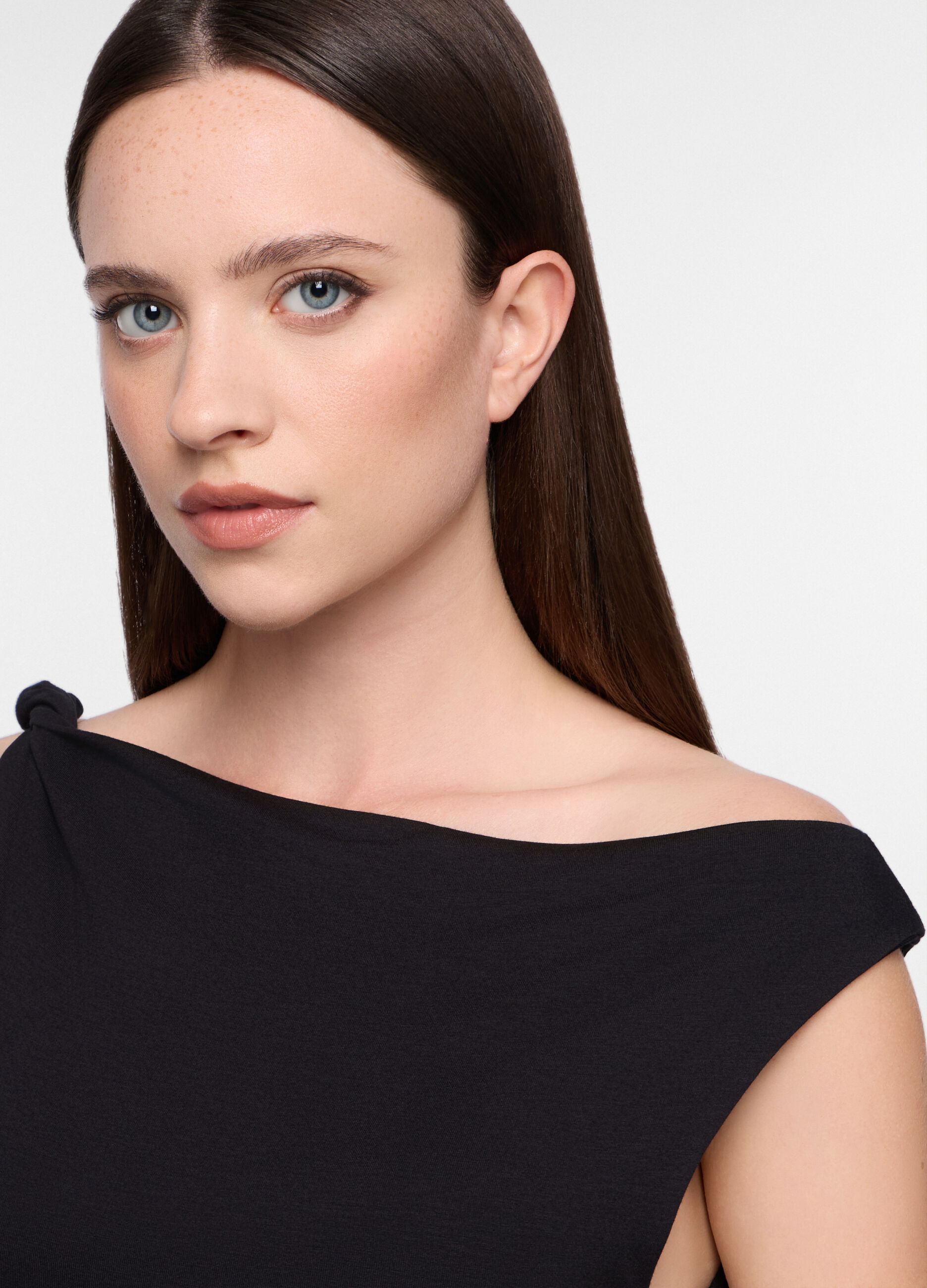 T-shirt con scollo a barchetta donna