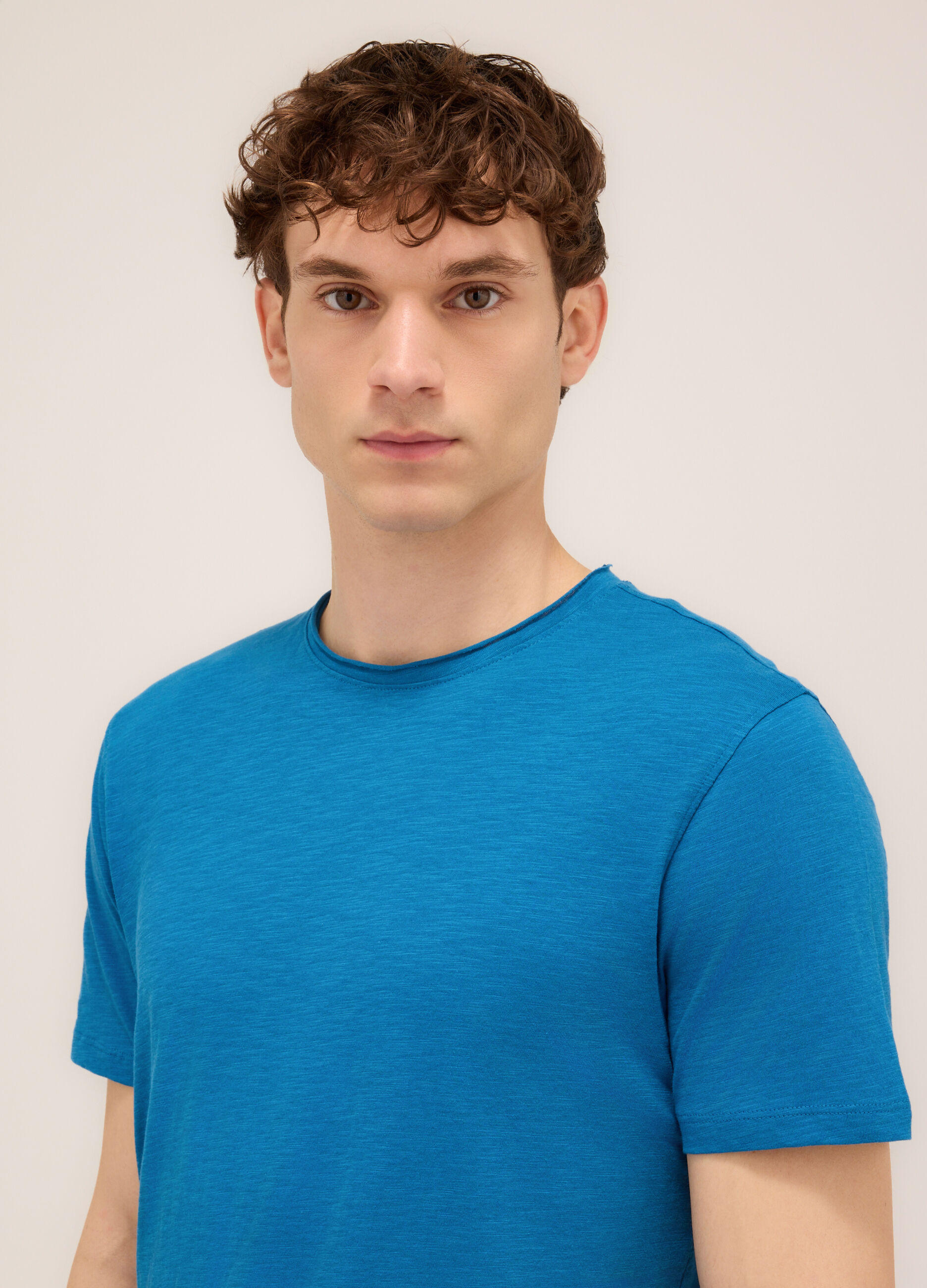 T-shirt girocollo in cotone fiammato uomo_2