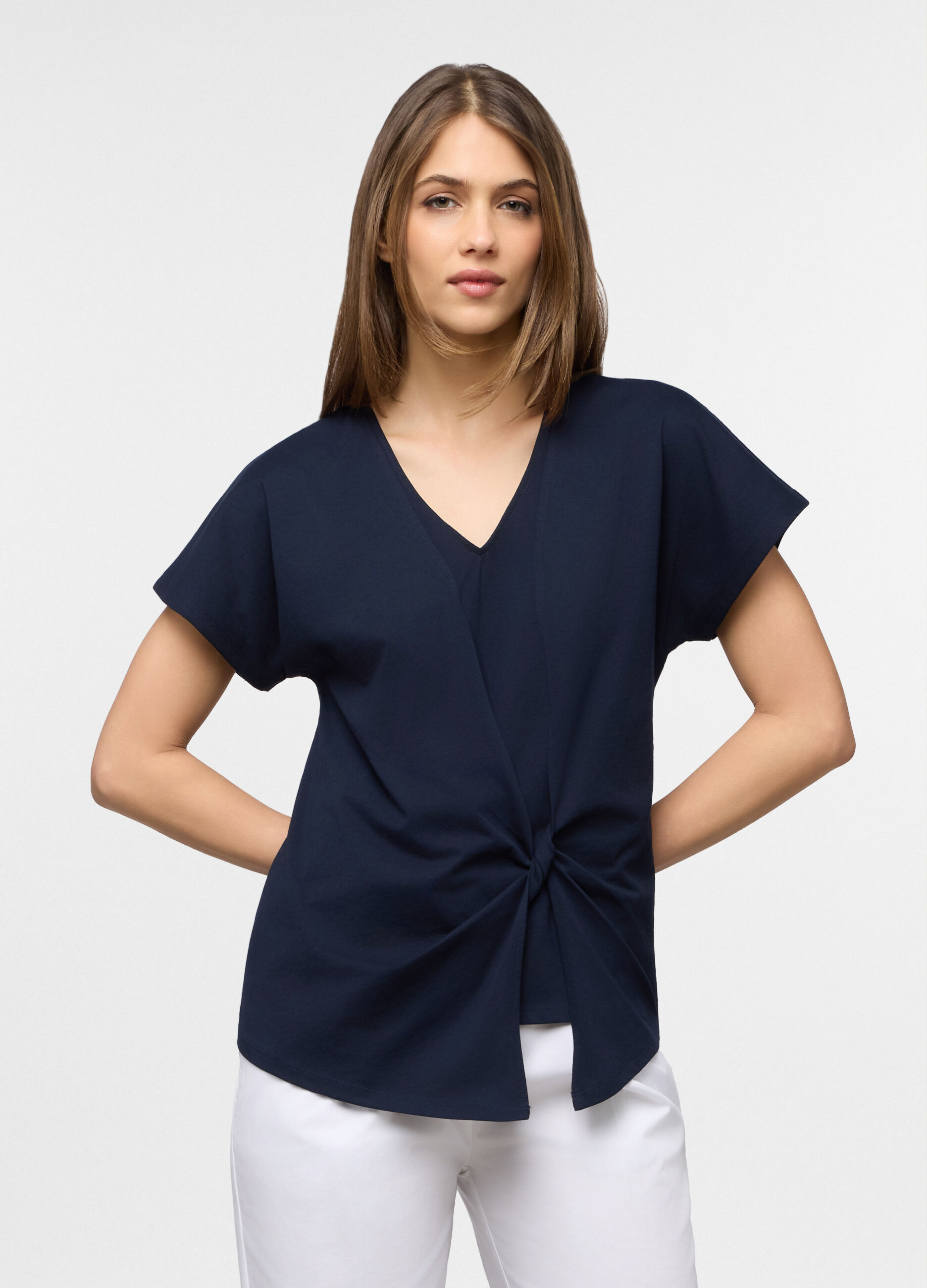 T-shirt con scollo a V donna_0