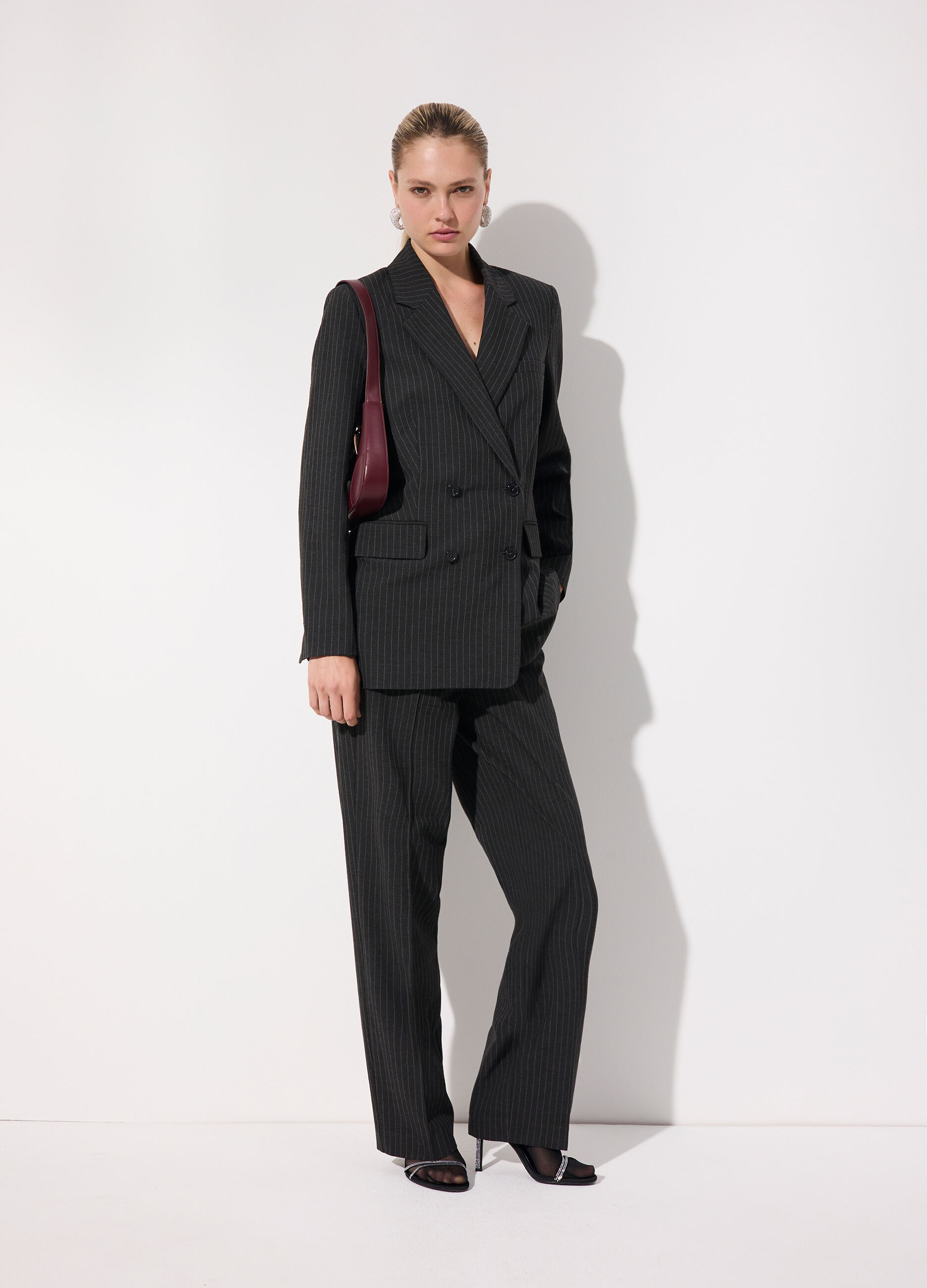 Blazer doppiopetto in gessato di misto viscosa donna_0