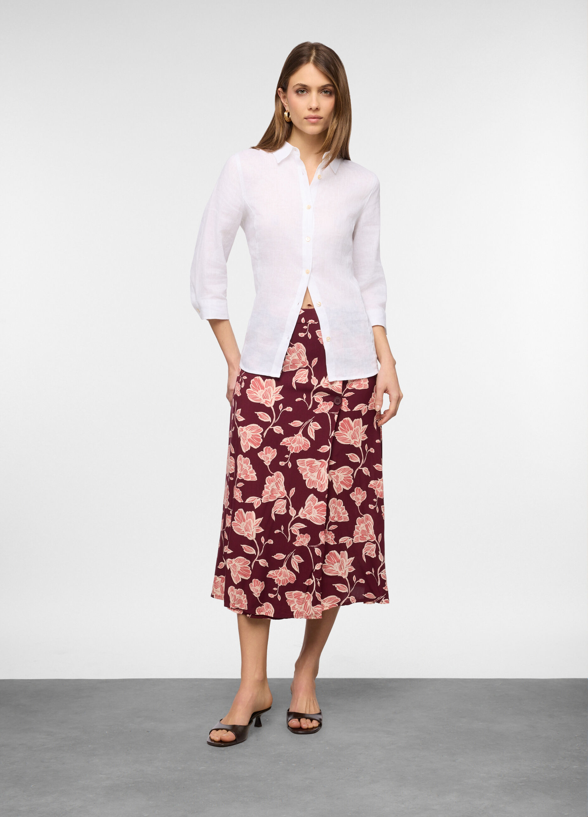 Camicia fit regular con colletto classico in puro lino donna_0