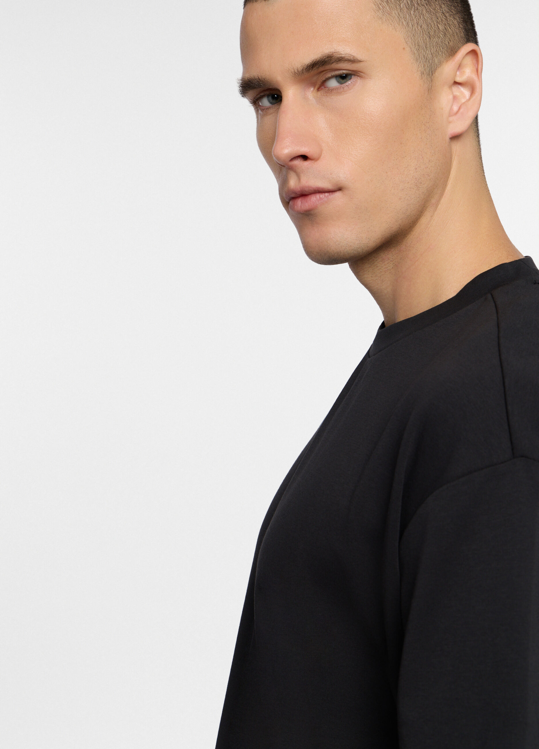 T-shirt girocollo in interlock uomo_2